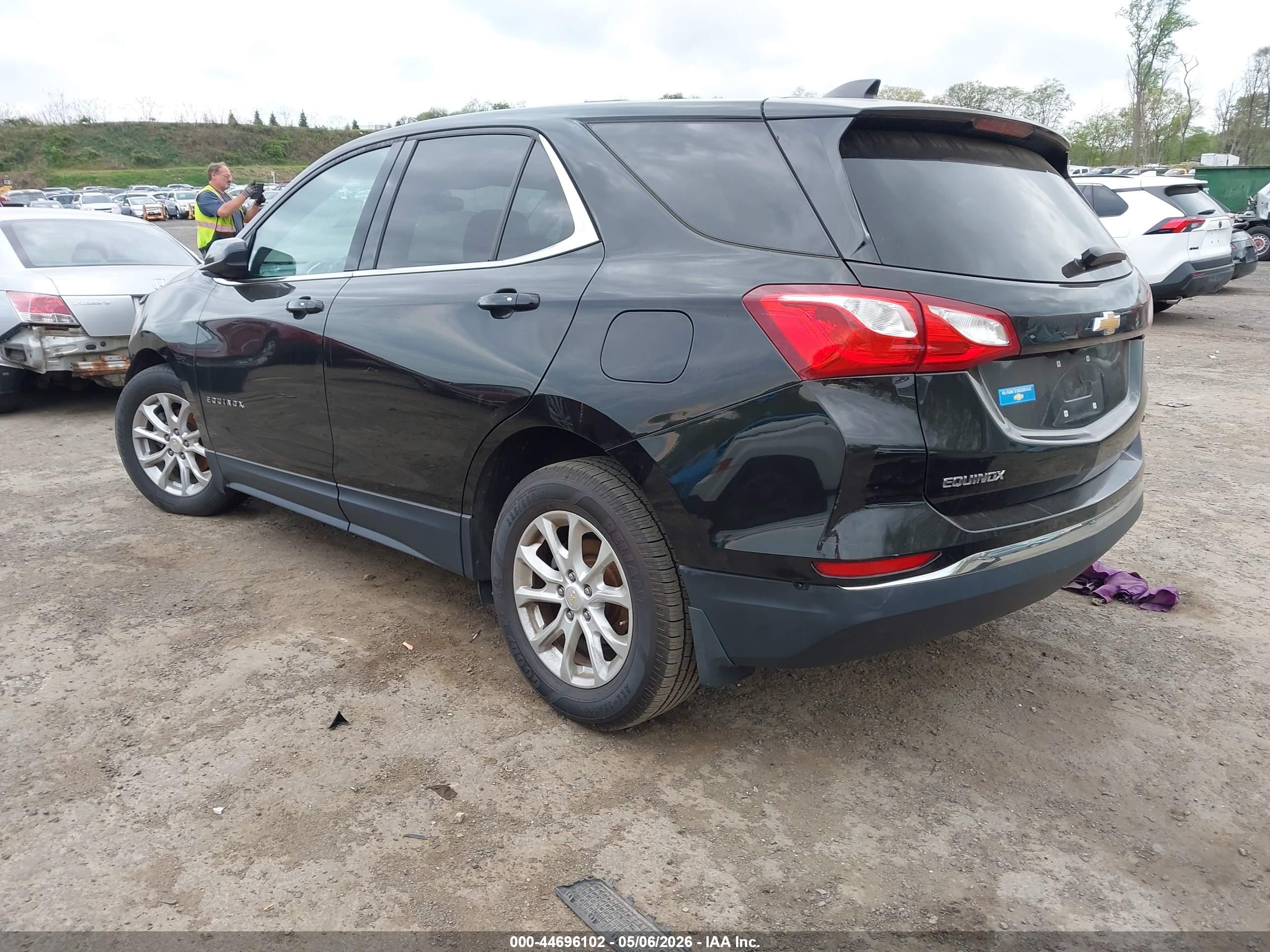 CHEVROLET EQUINOX image 3