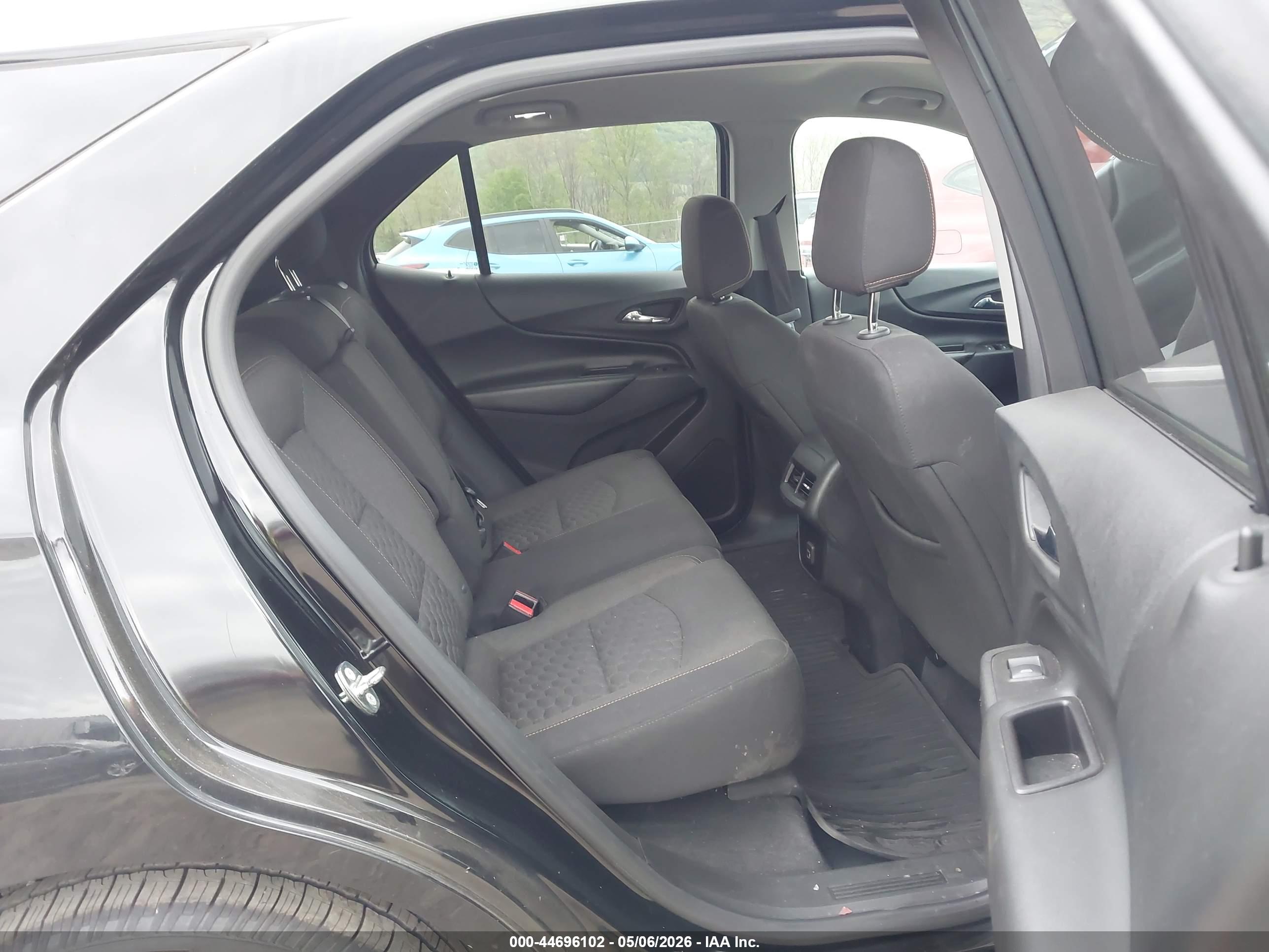 CHEVROLET EQUINOX image 8