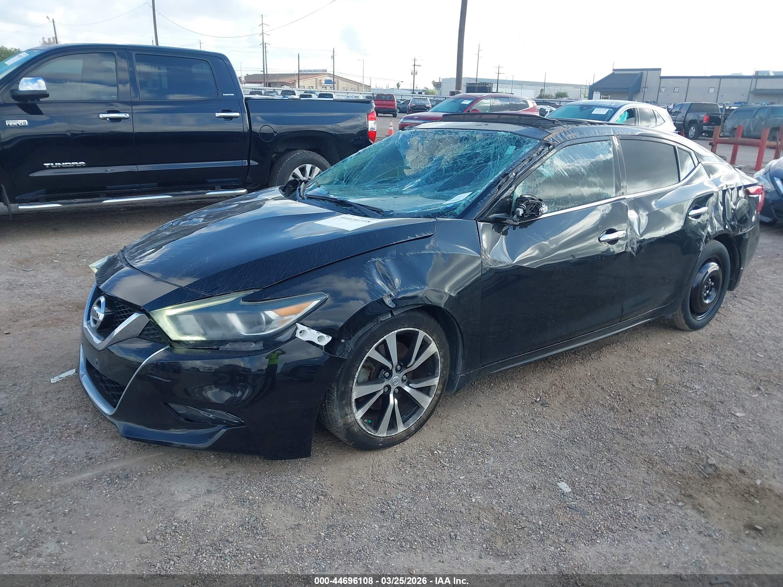 NISSAN MAXIMA image 2