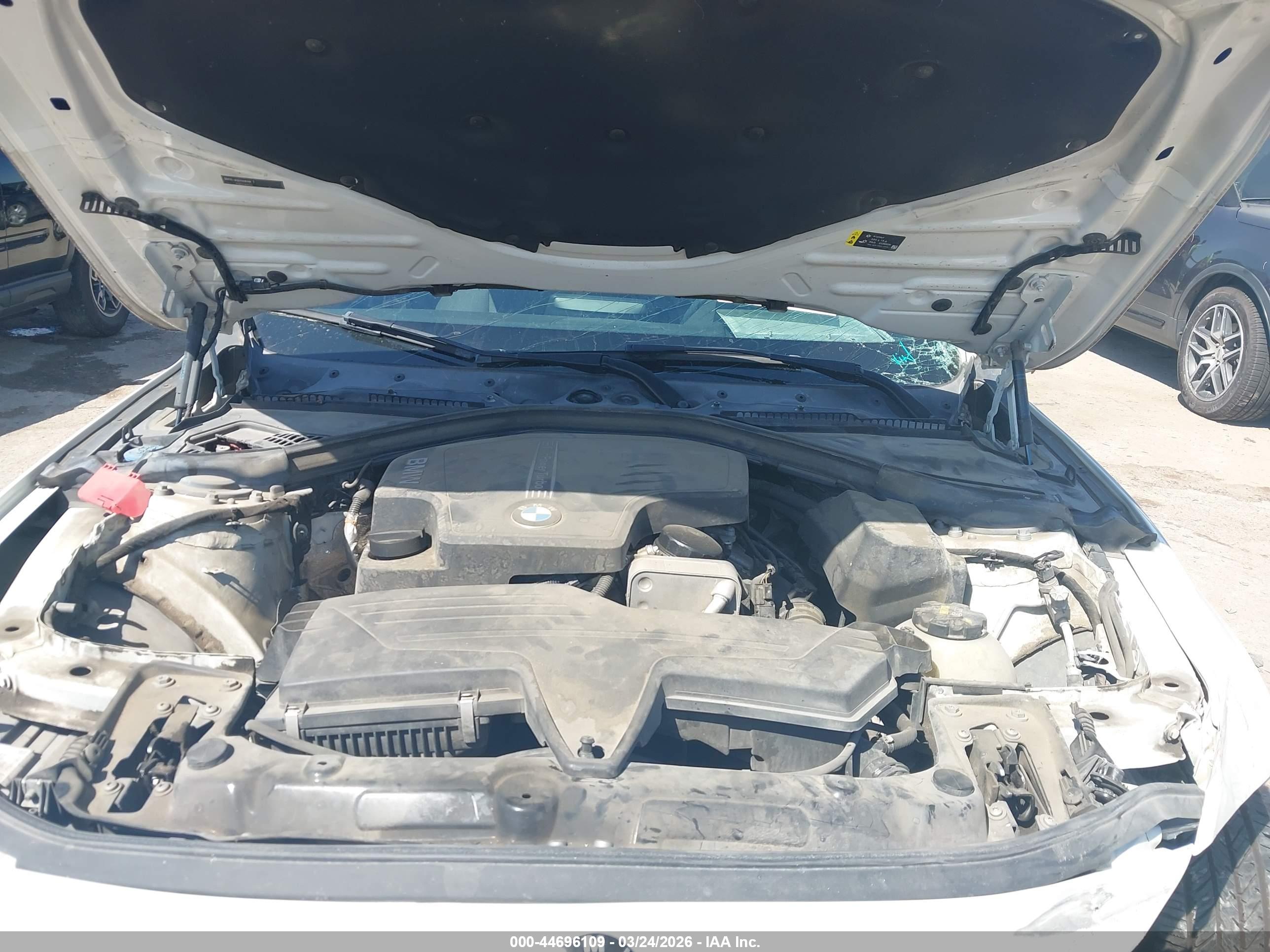 BMW 320I image 10