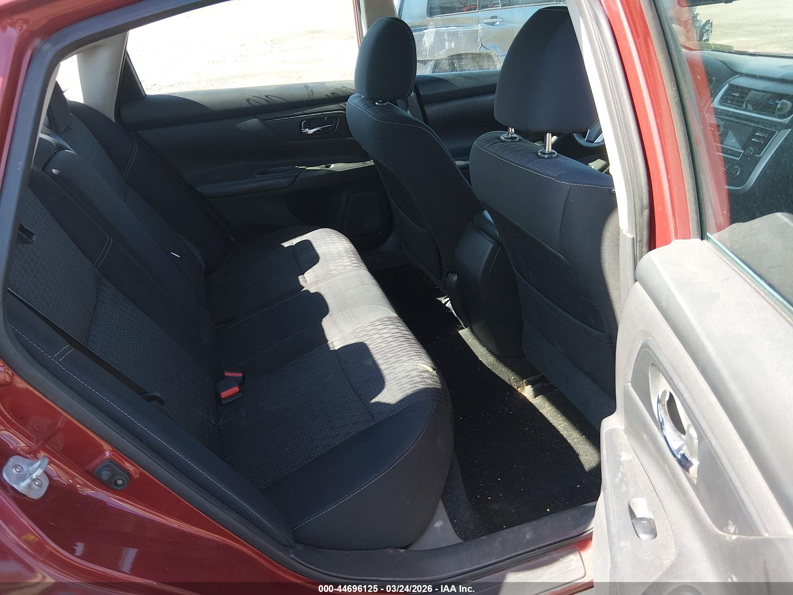 NISSAN ALTIMA image 8