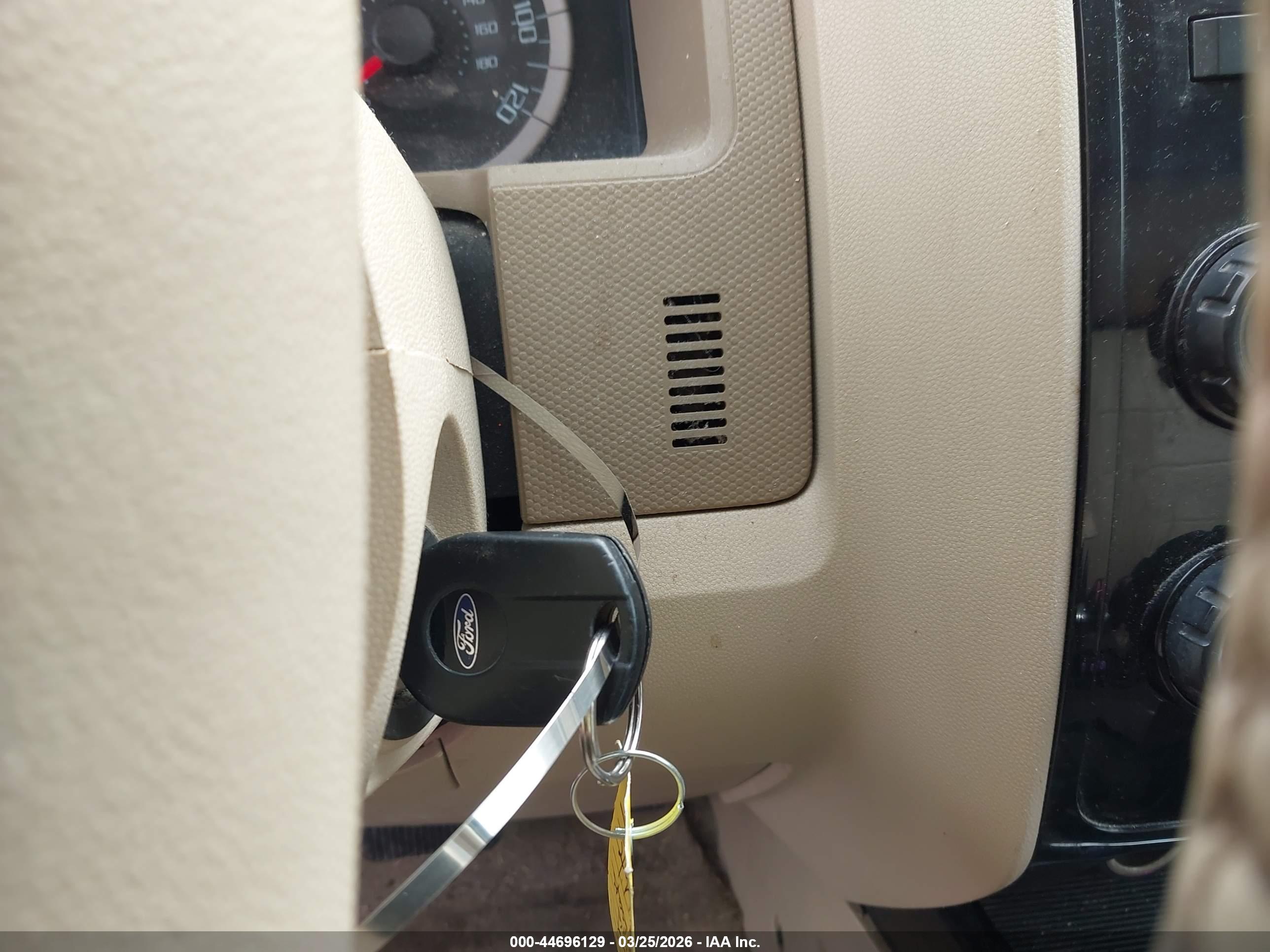 FORD ESCAPE image 11