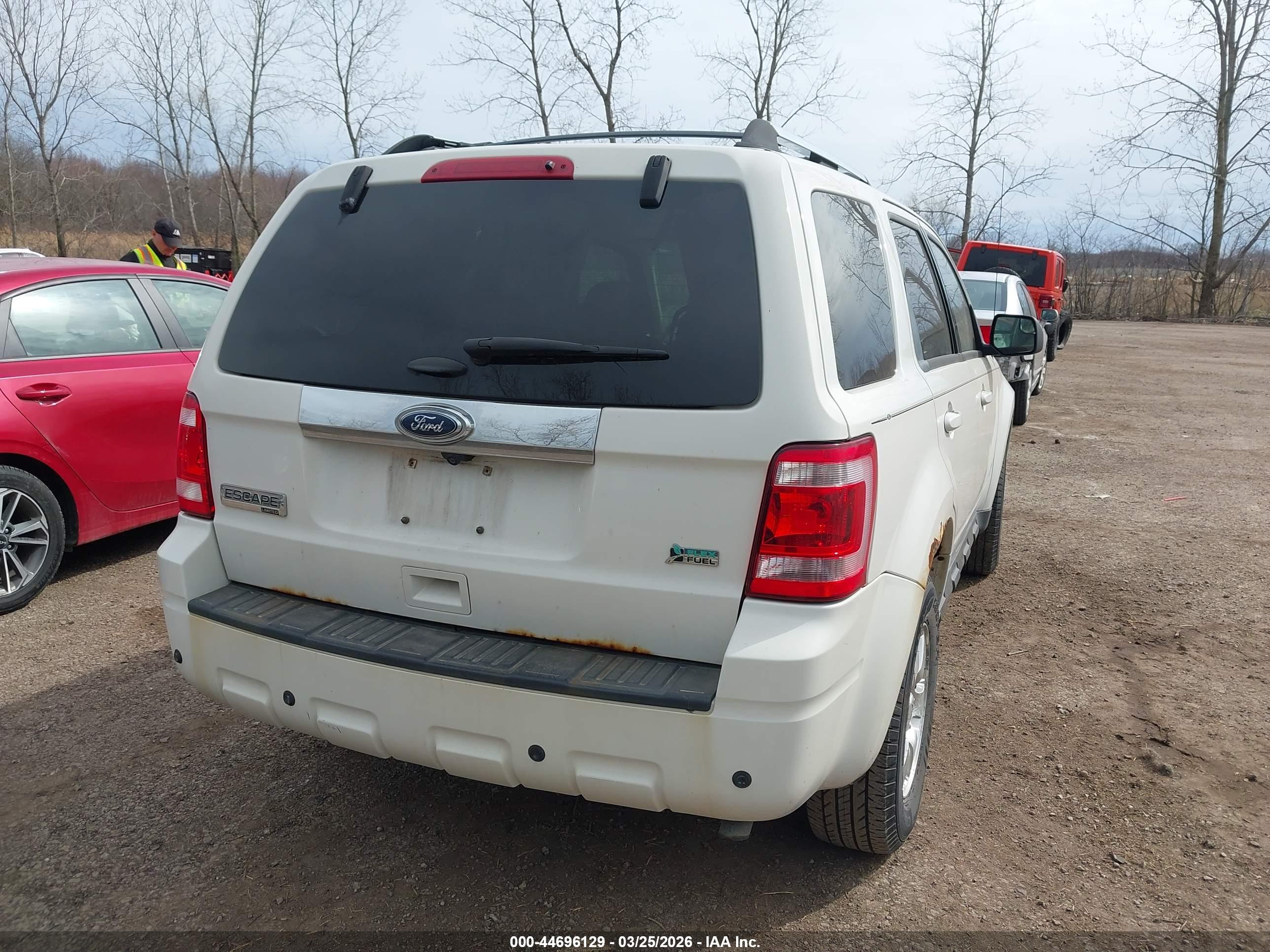 FORD ESCAPE image 4