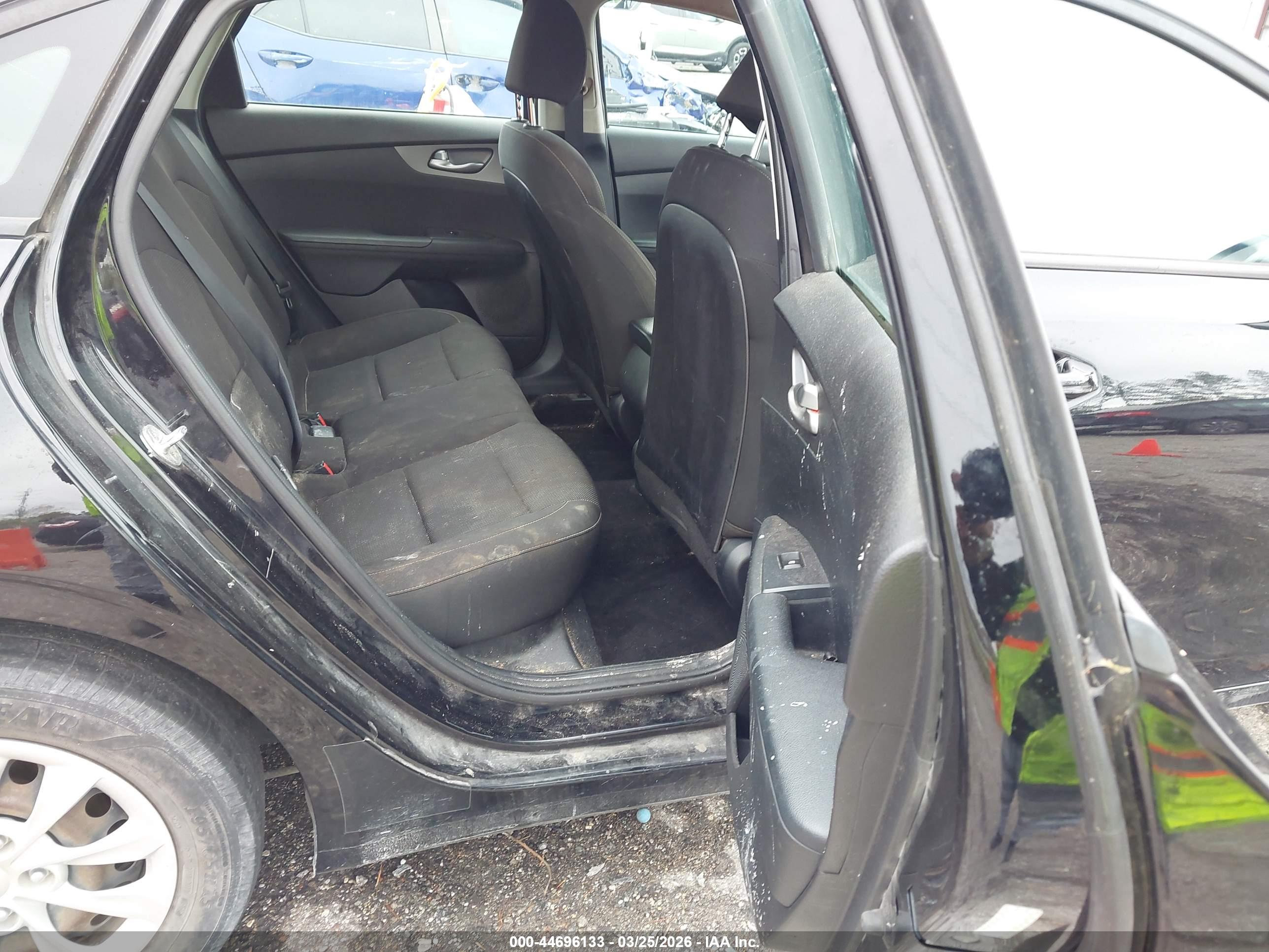 KIA FORTE image 8