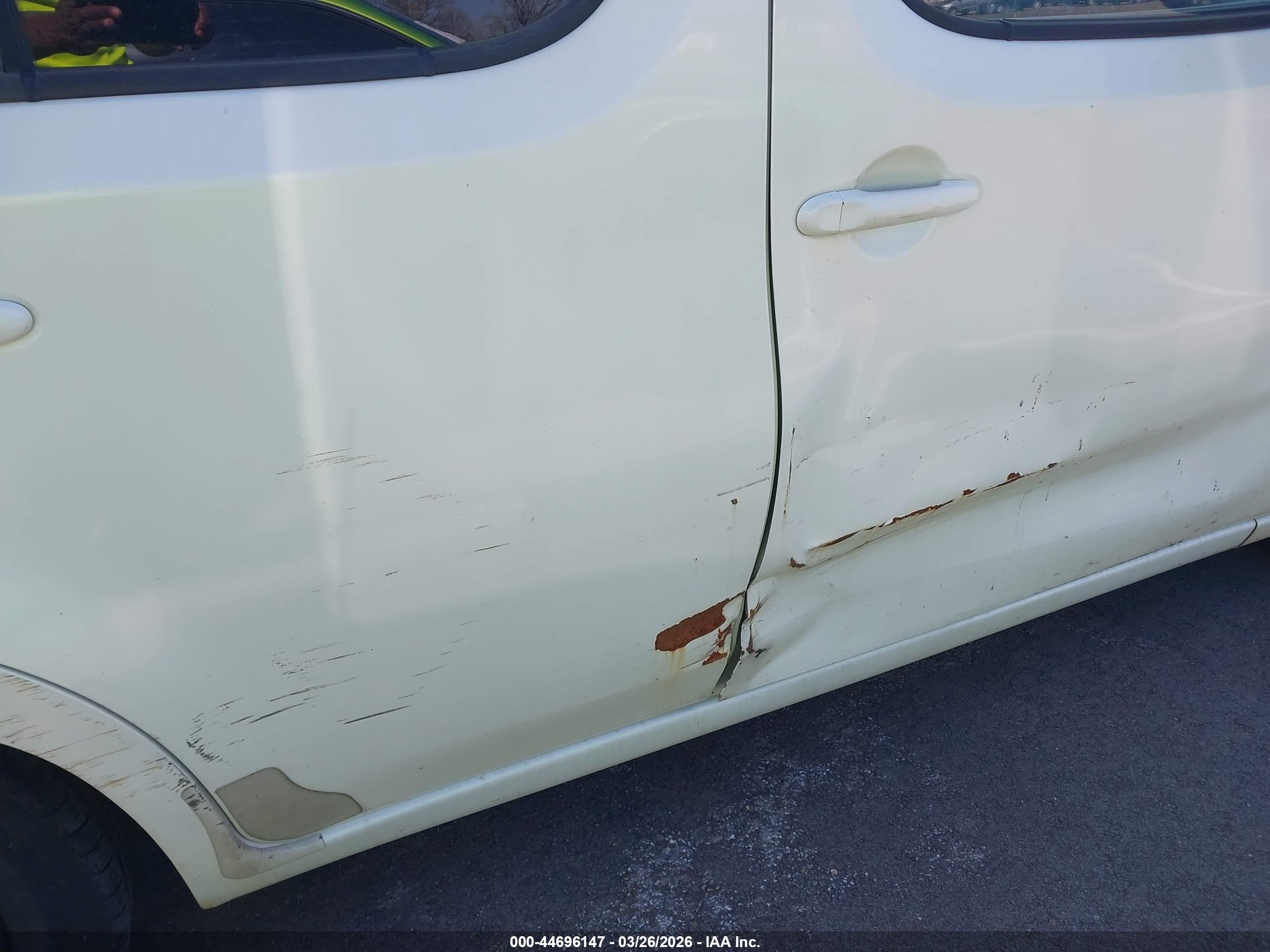 NISSAN CUBE image 6