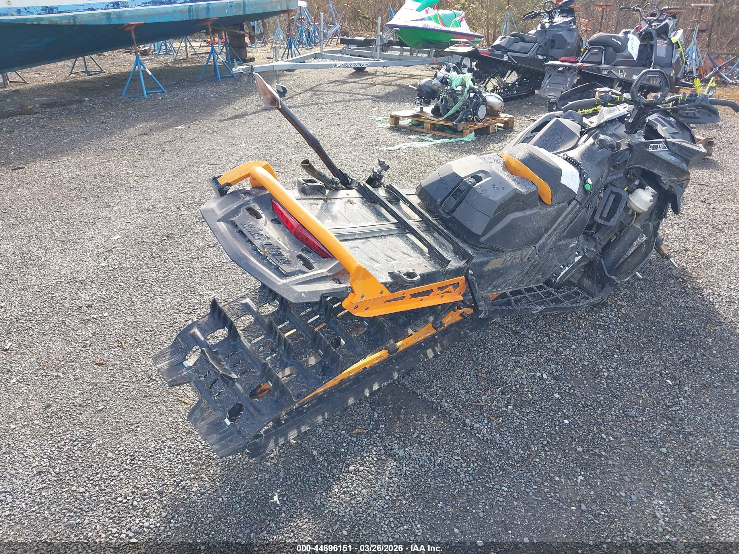 BOMBARDIER SUMMIT image 3