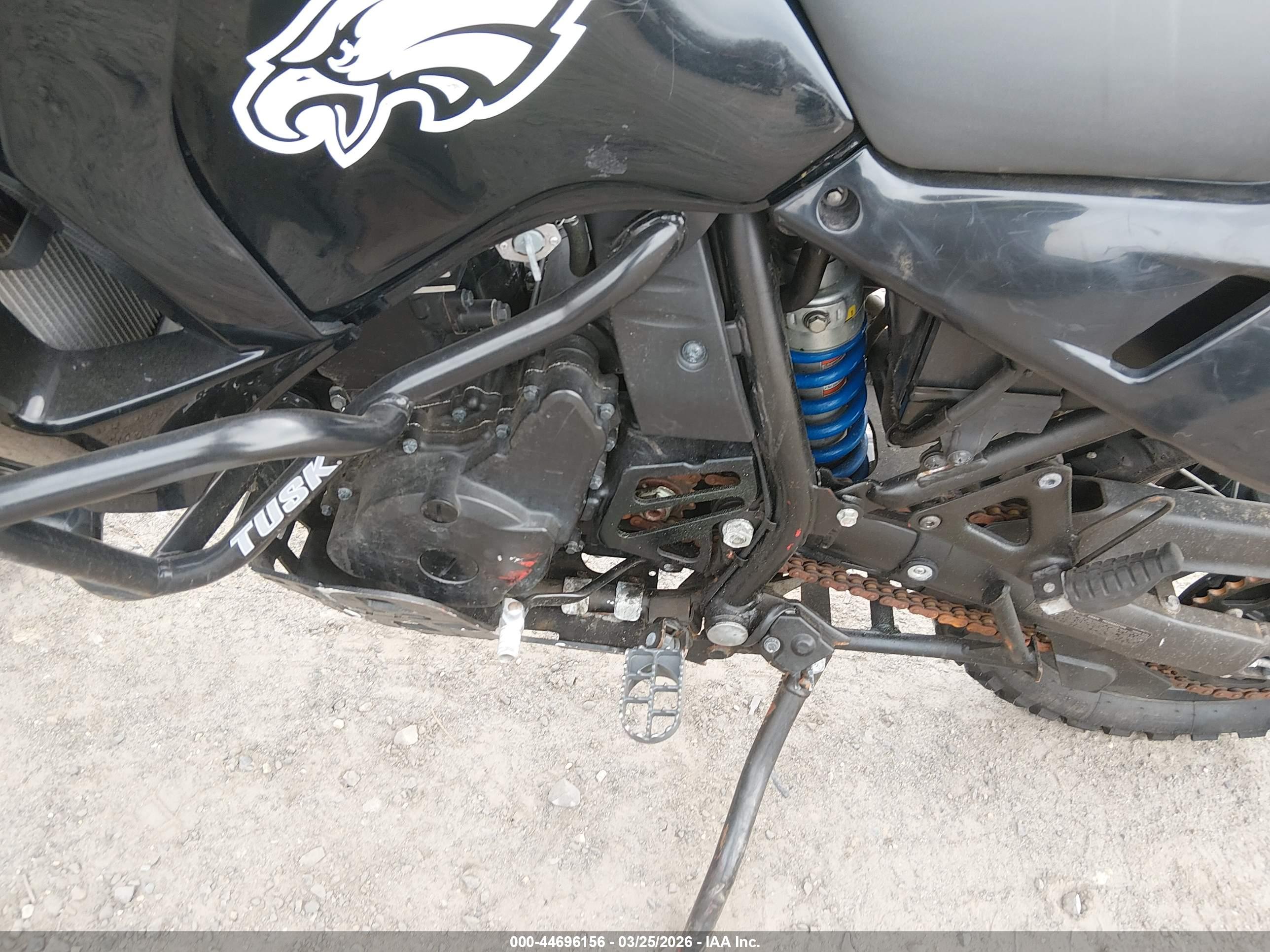KAWASAKI KL650 image 9