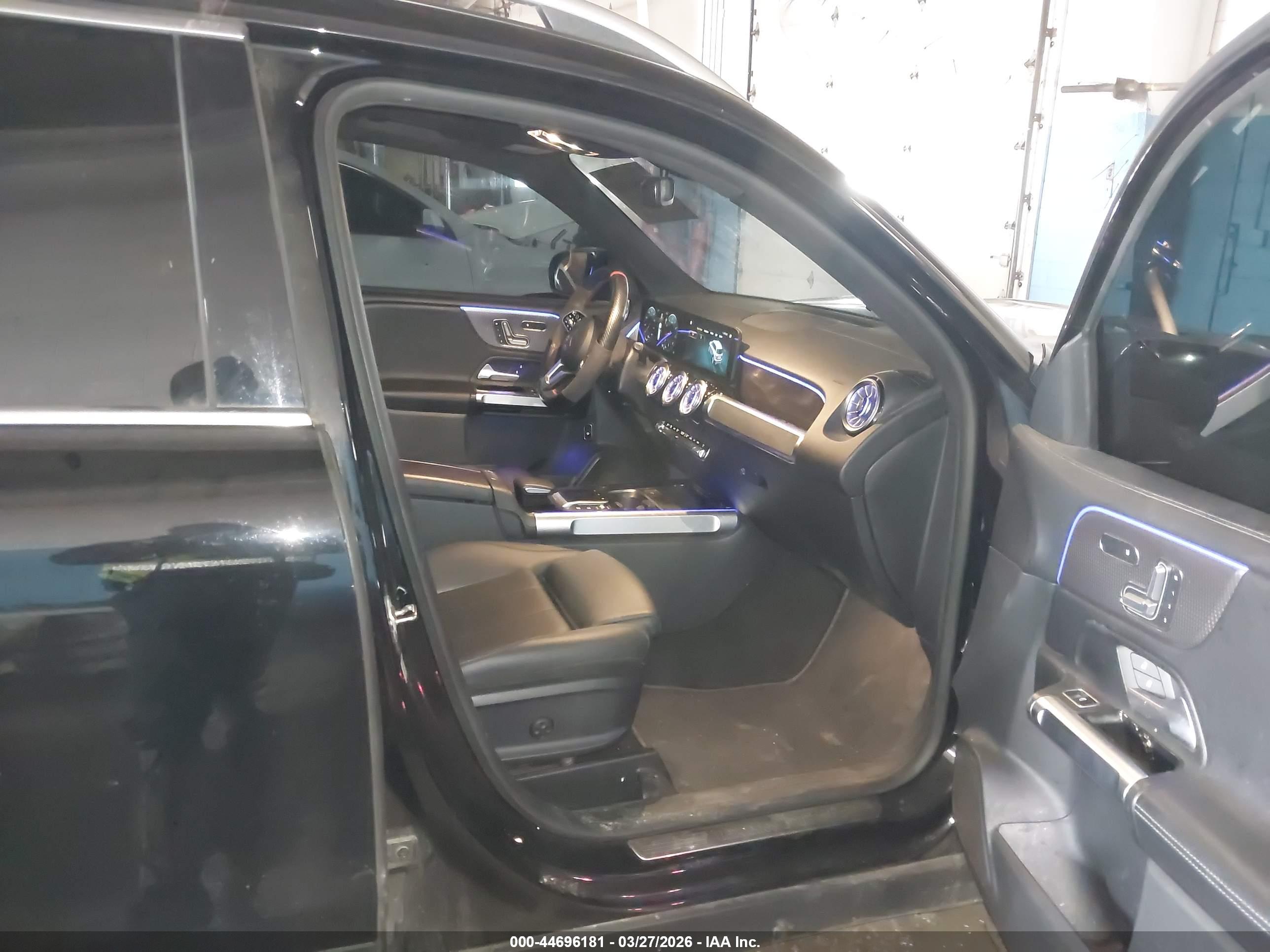 MERCEDES-BENZ GLB image 5
