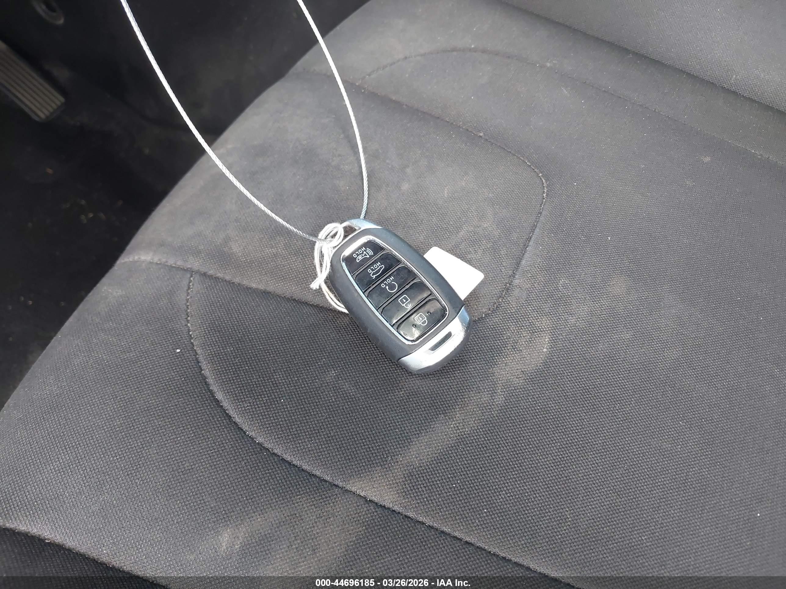 HYUNDAI ELANTRA image 11