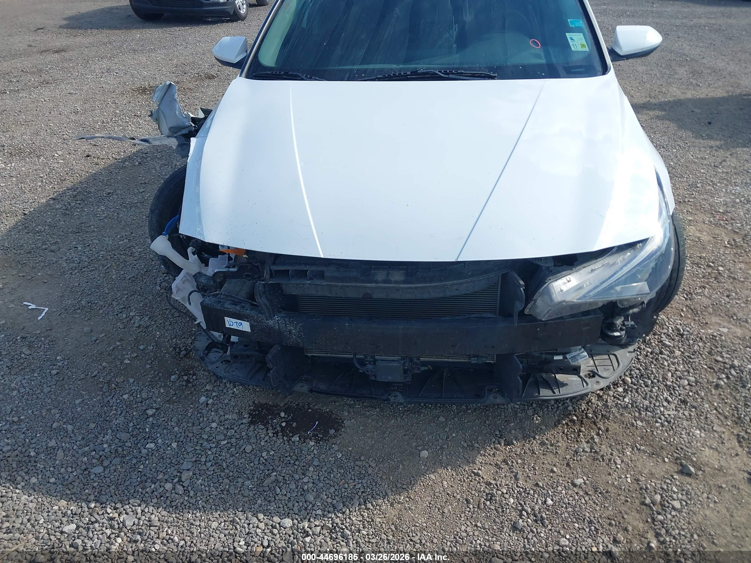 HYUNDAI ELANTRA image 6