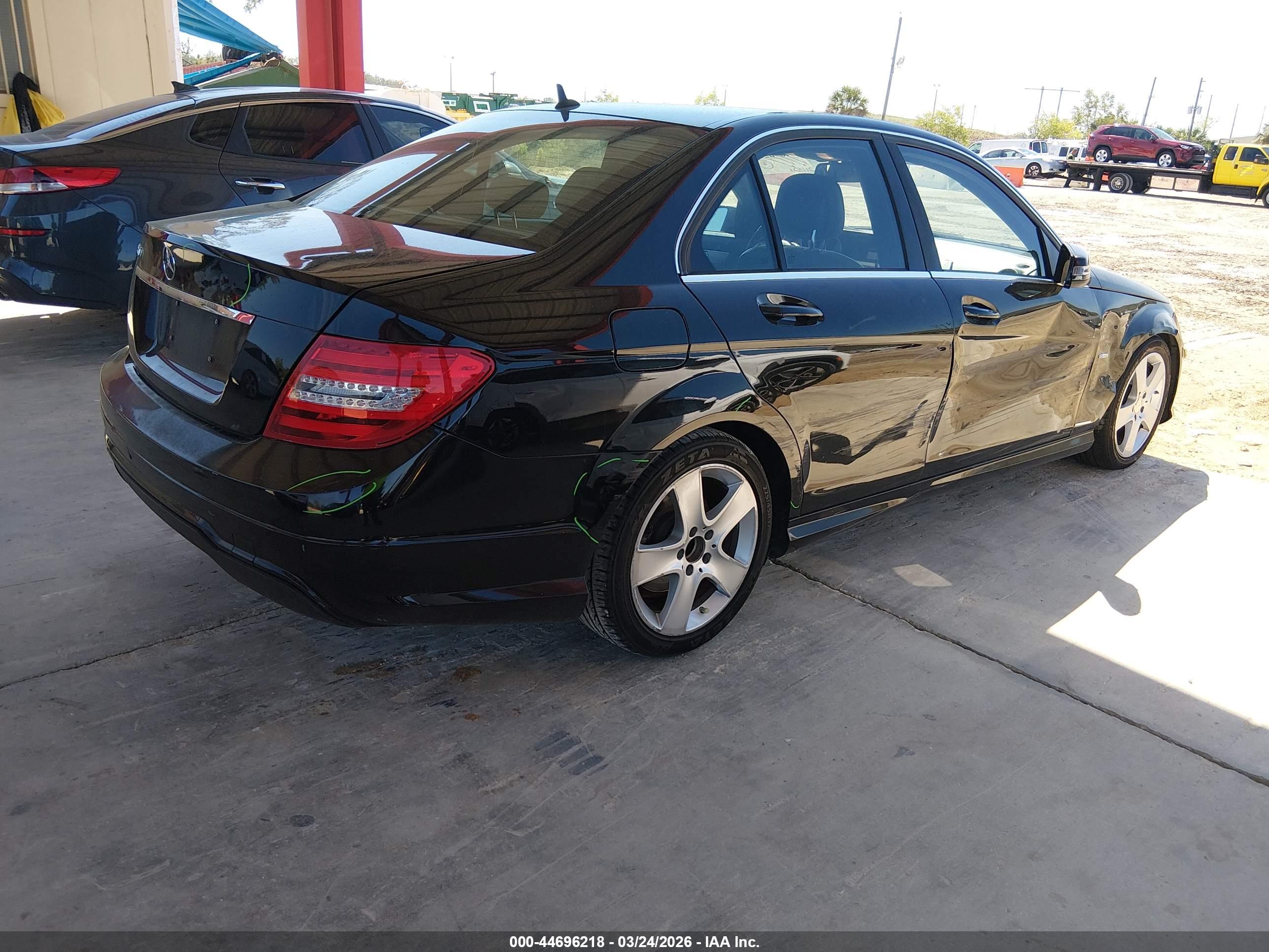 MERCEDES-BENZ C image 4
