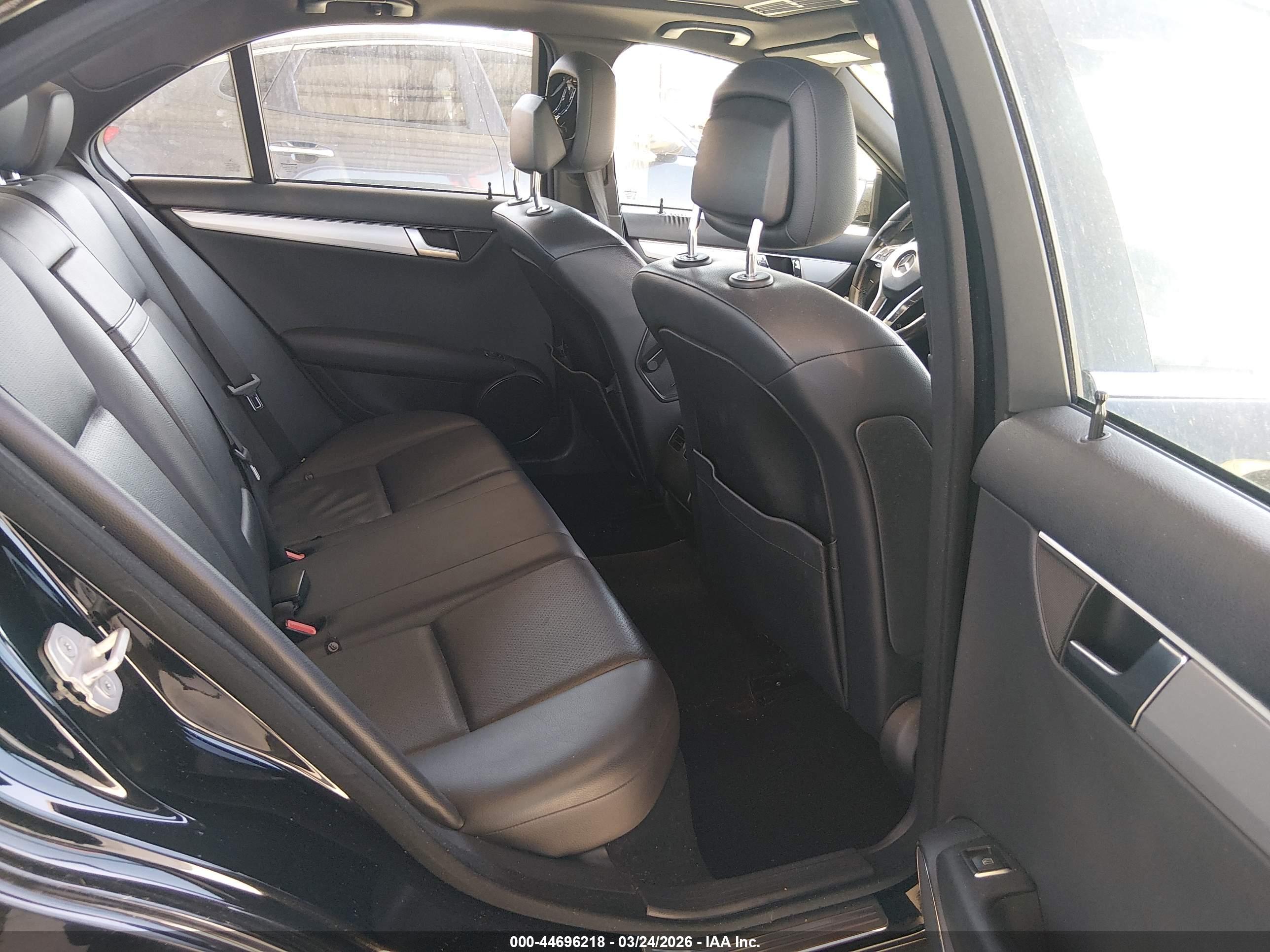 MERCEDES-BENZ C image 8