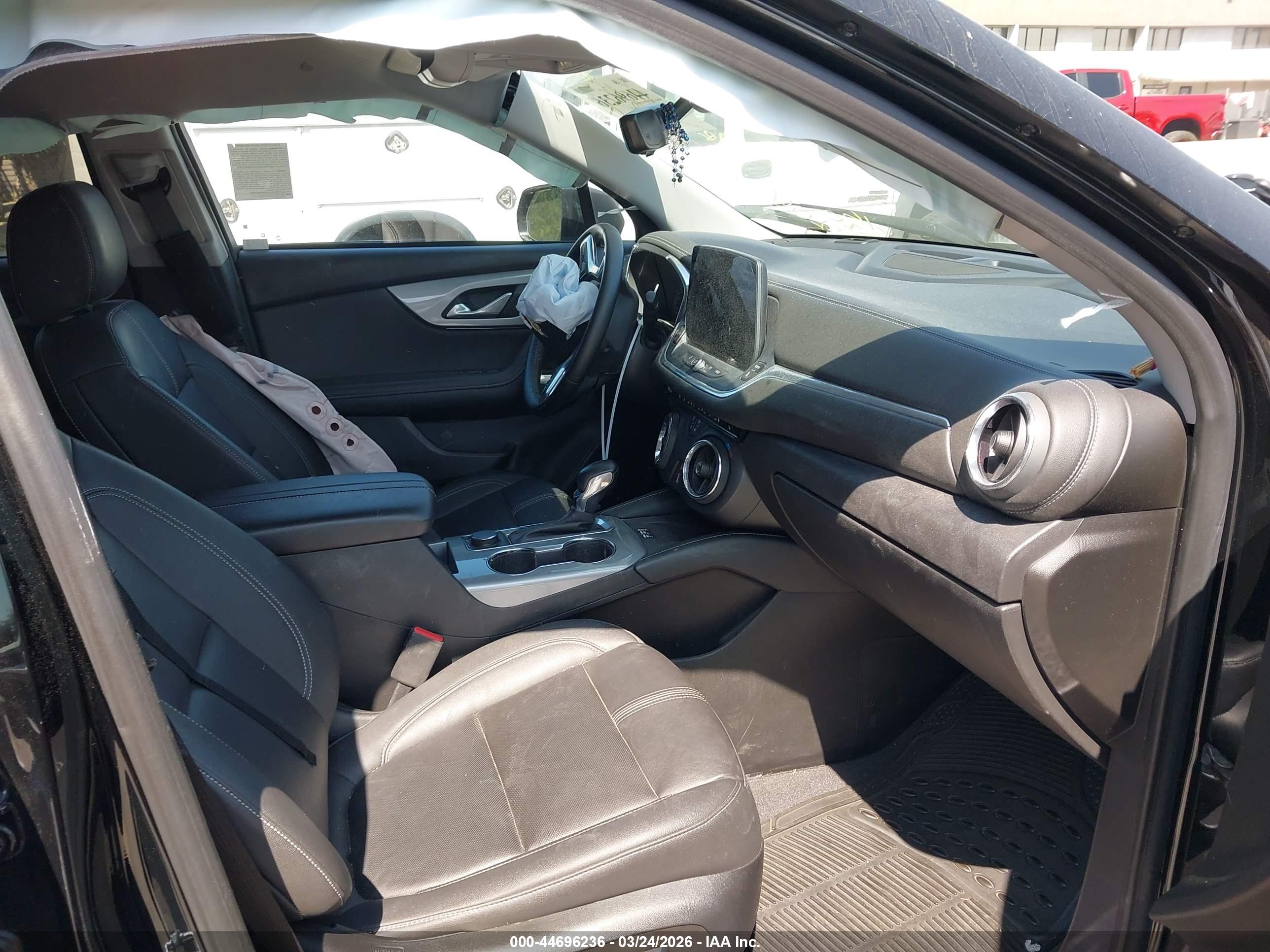 CHEVROLET BLAZER image 5