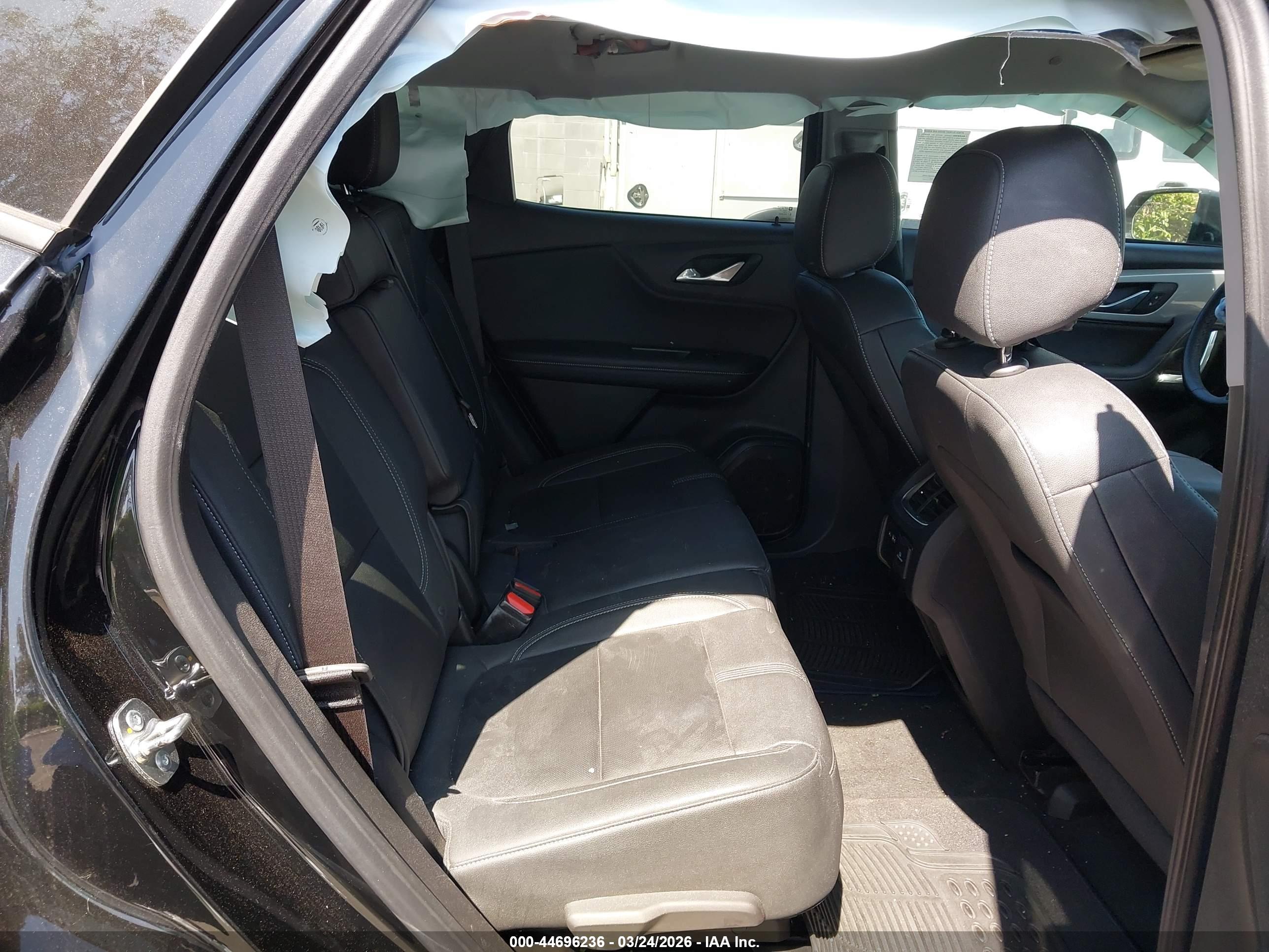 CHEVROLET BLAZER image 8