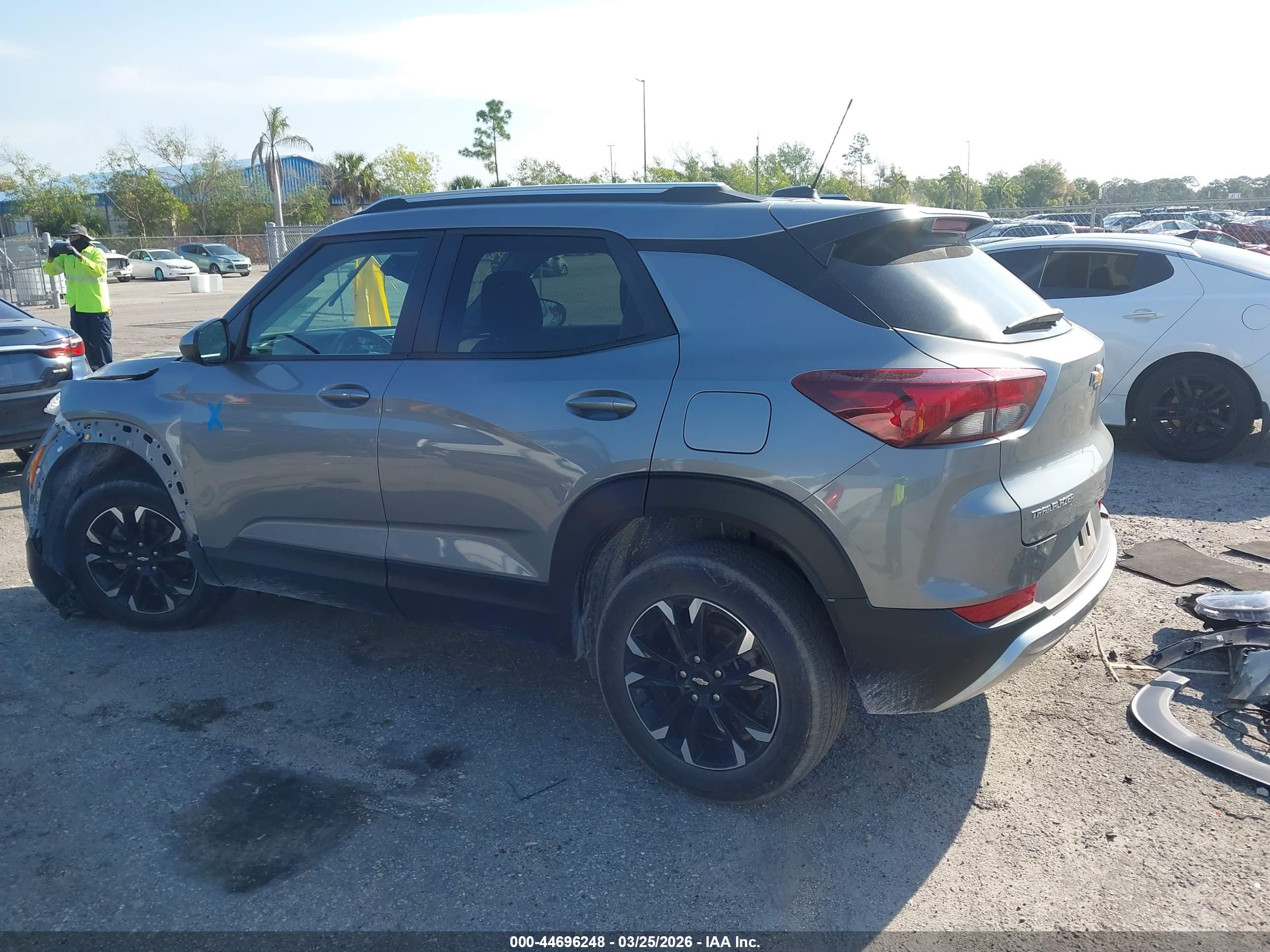CHEVROLET TRAILBLAZER image 3
