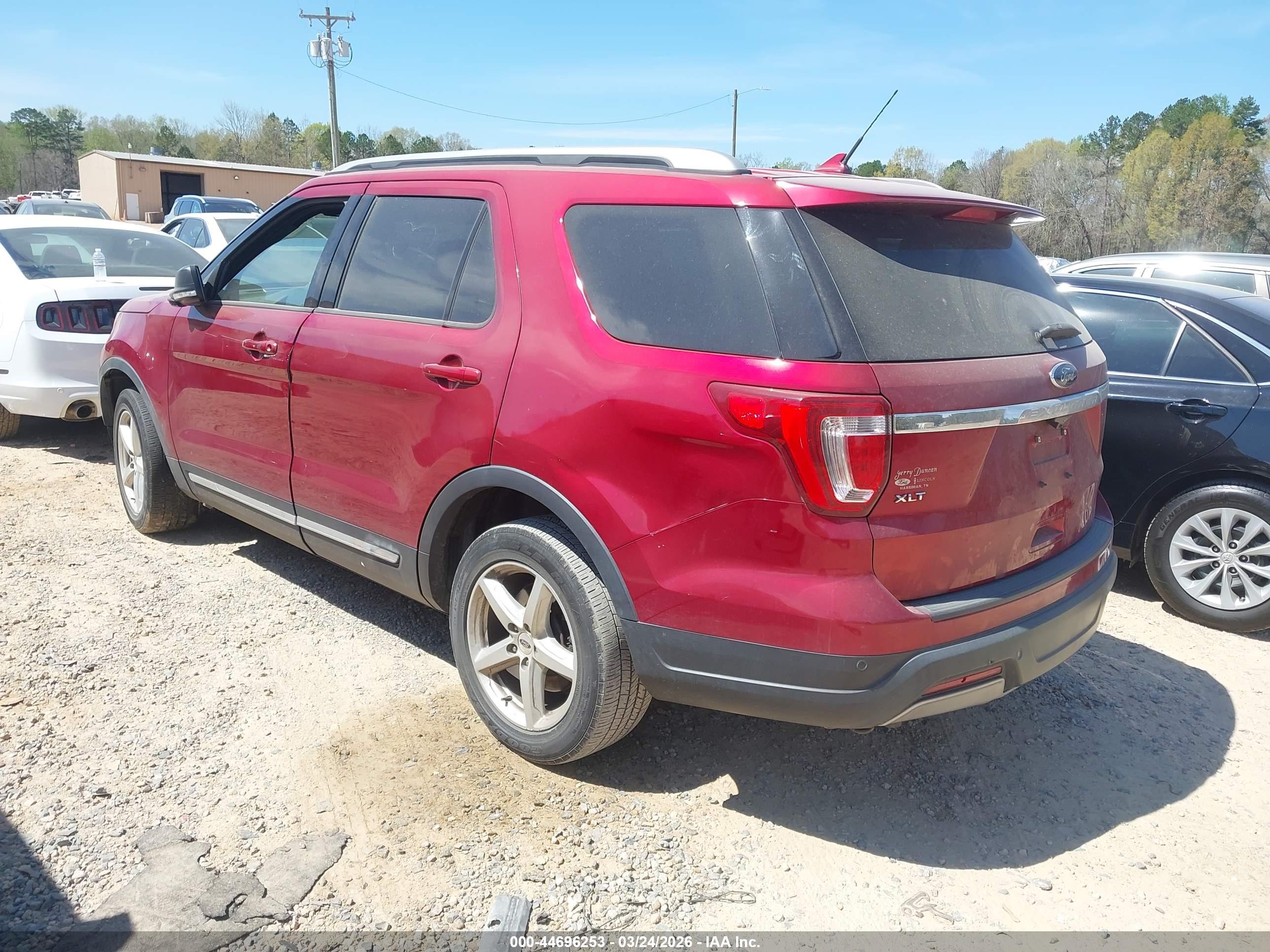 FORD EXPLORER image 3