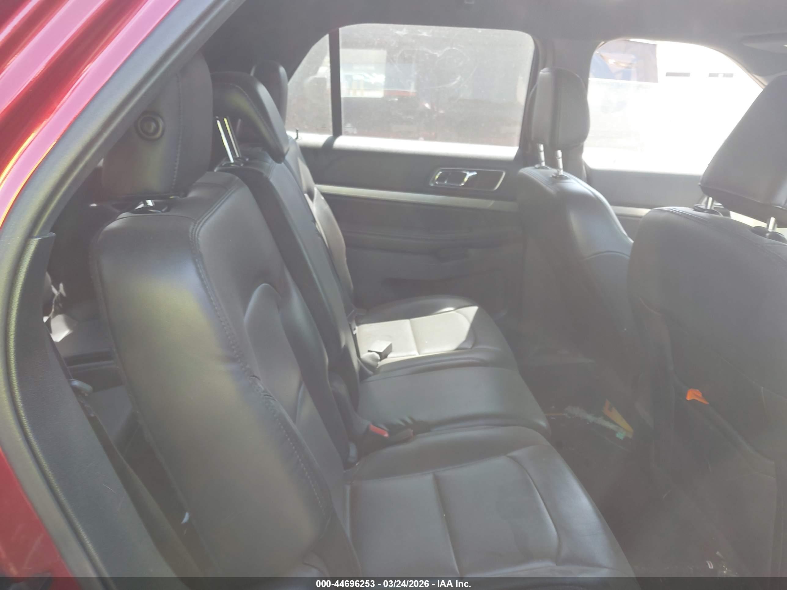 FORD EXPLORER image 8