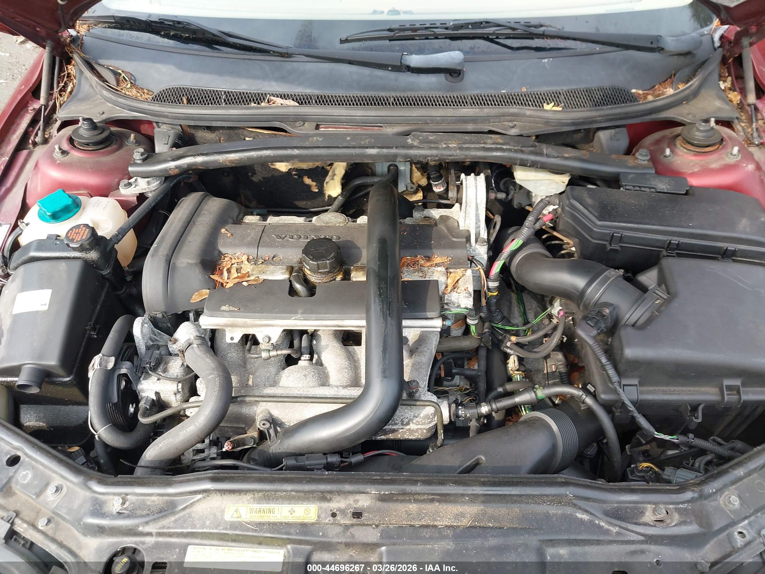 VOLVO V70 image 10