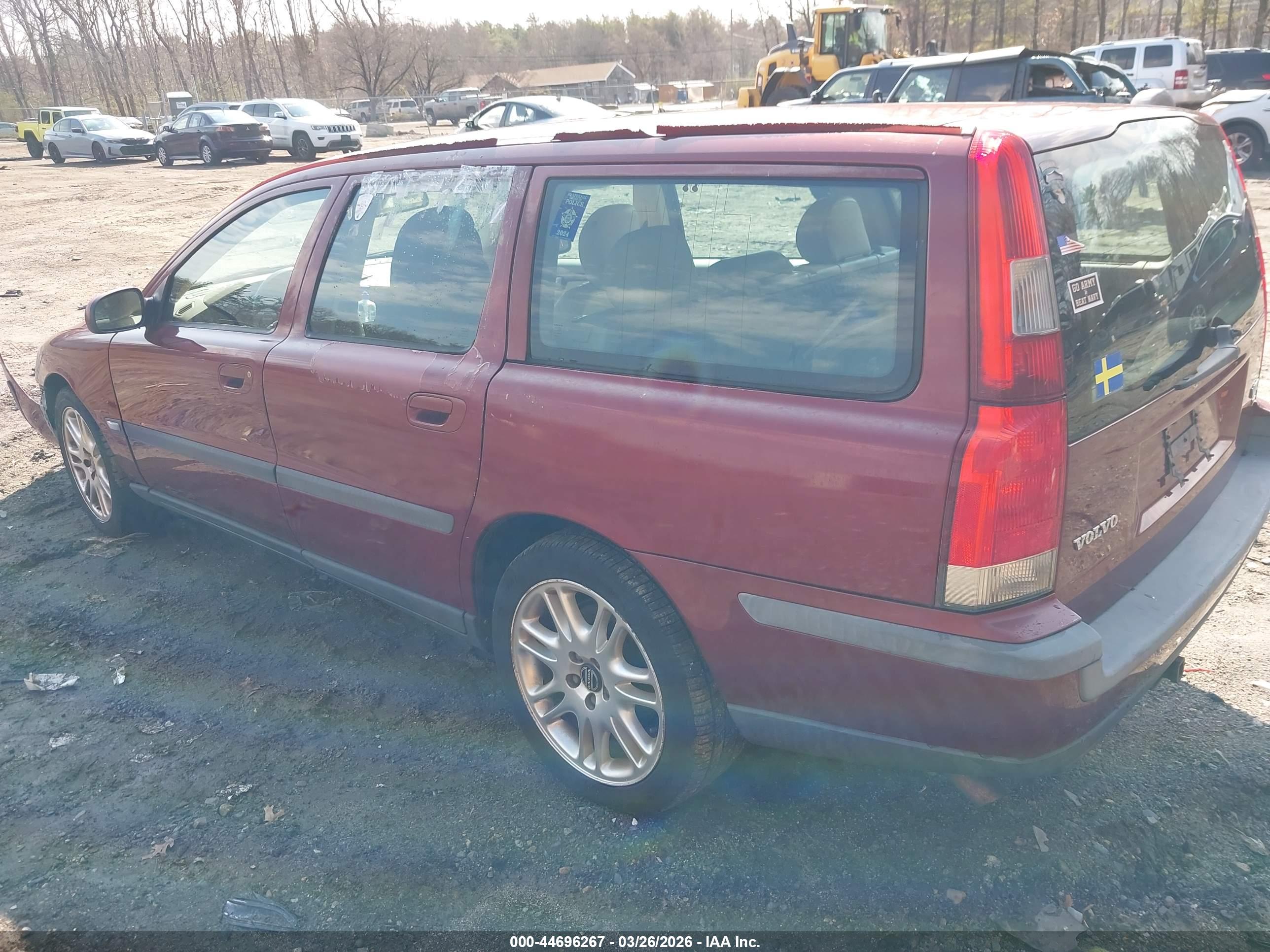 VOLVO V70 image 3
