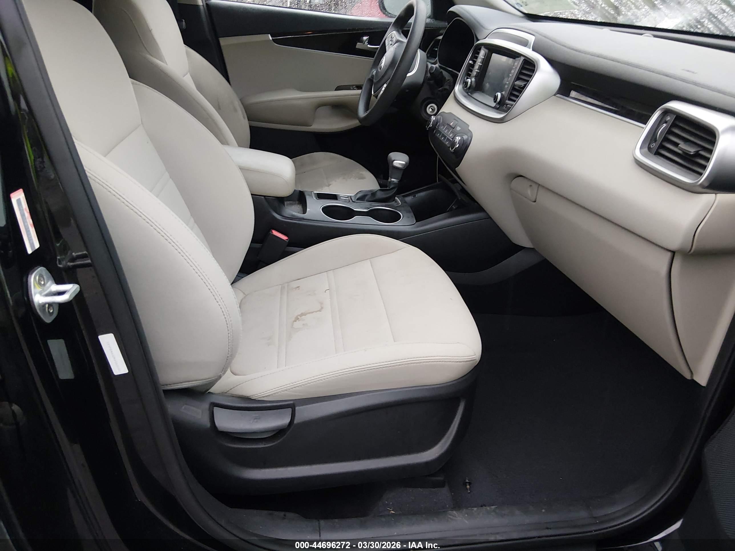 KIA SORENTO image 5