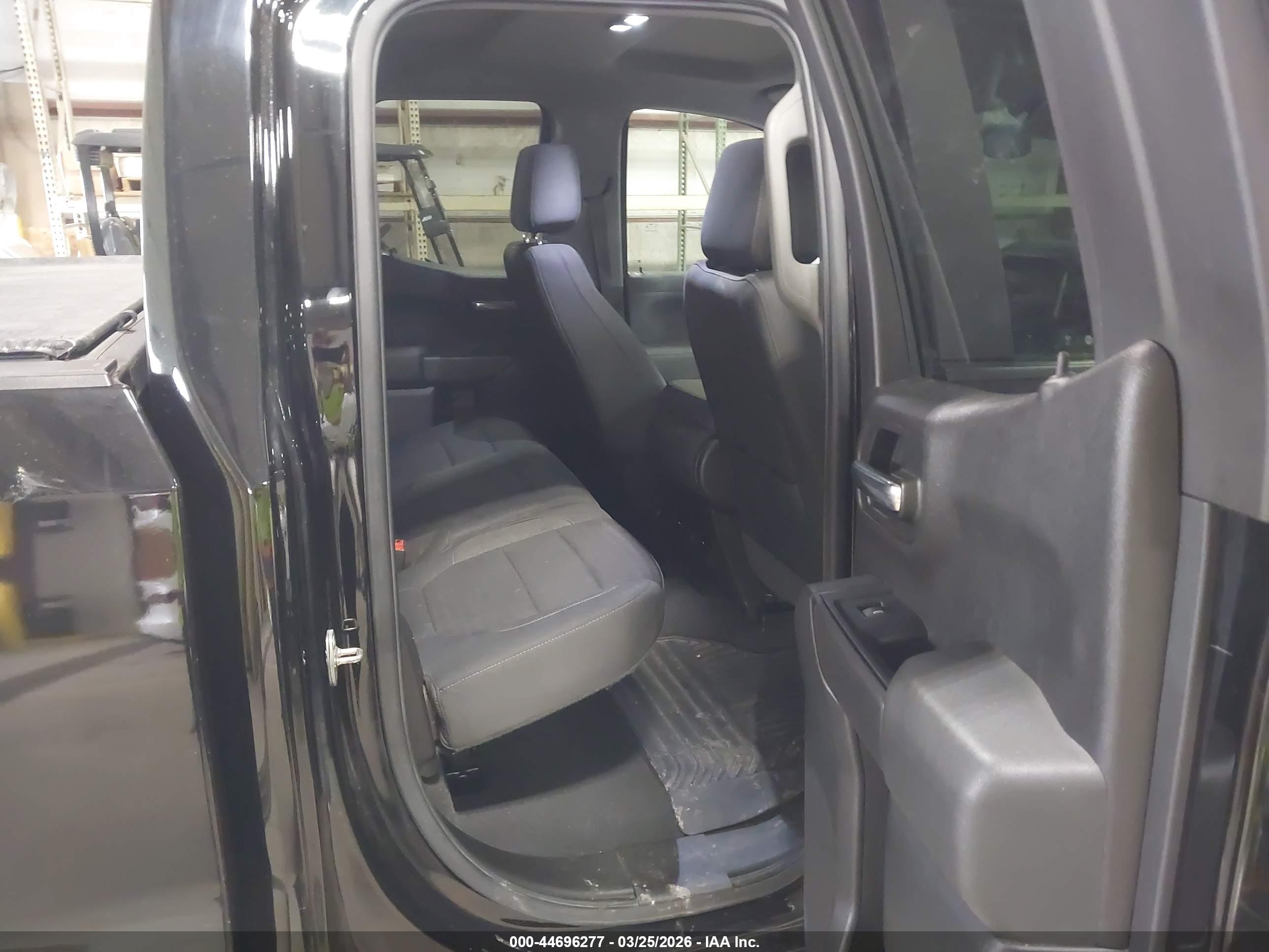 CHEVROLET SILVERADO image 8