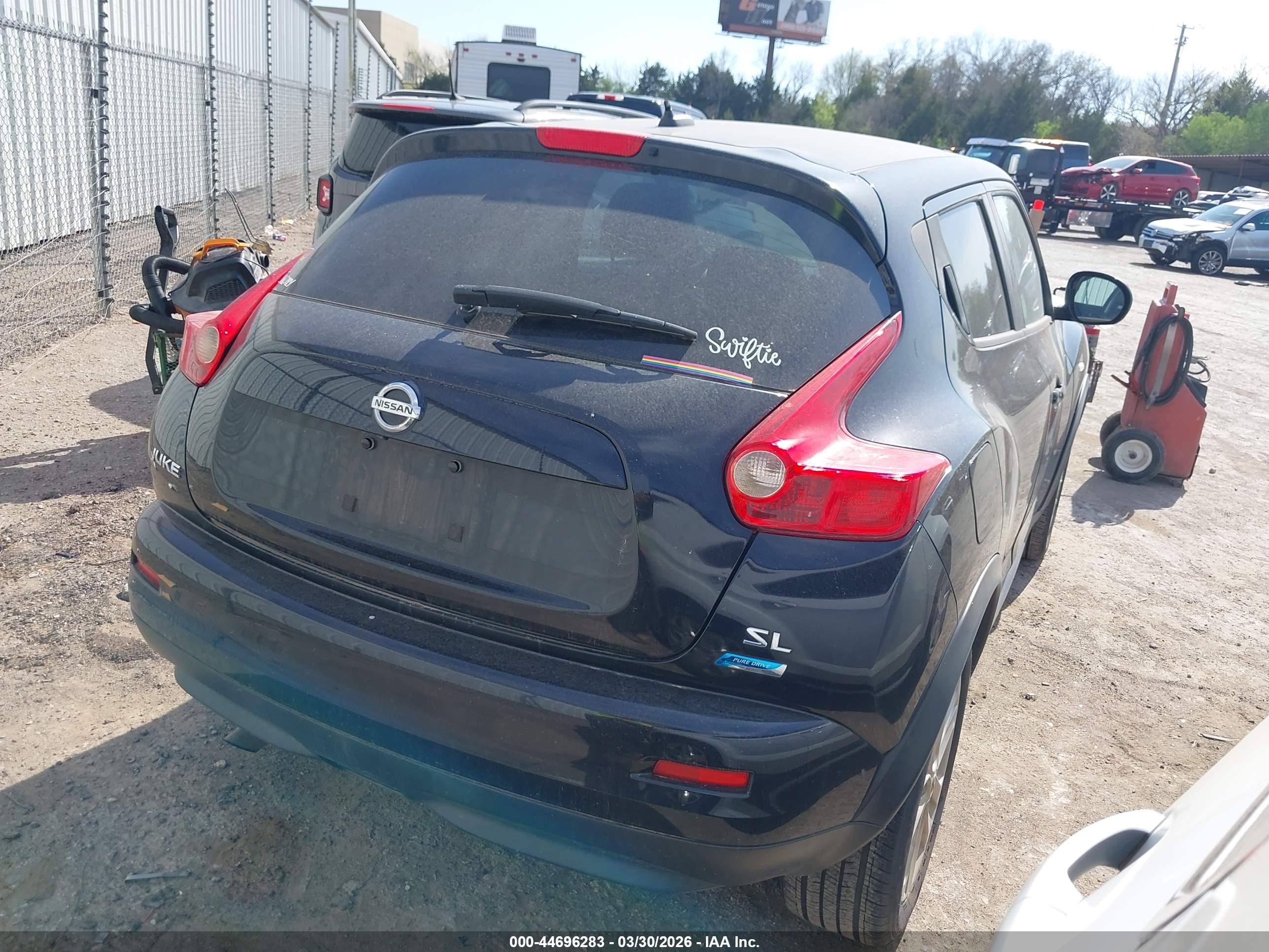 NISSAN JUKE image 4