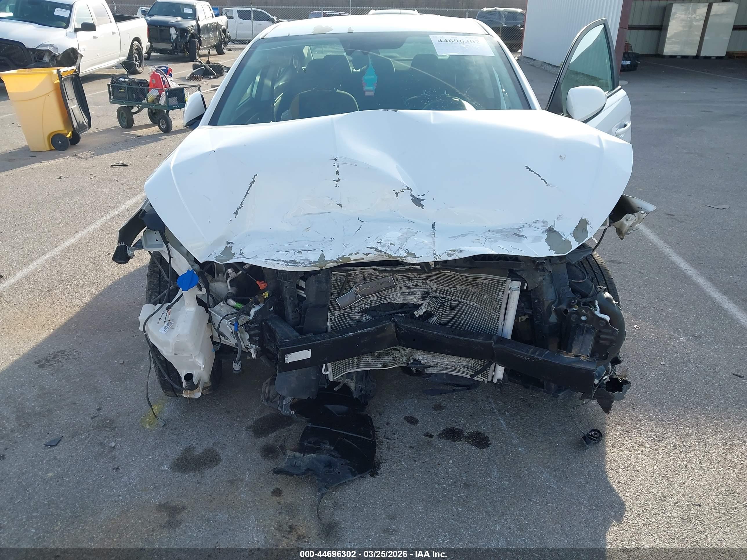HYUNDAI ELANTRA image 6