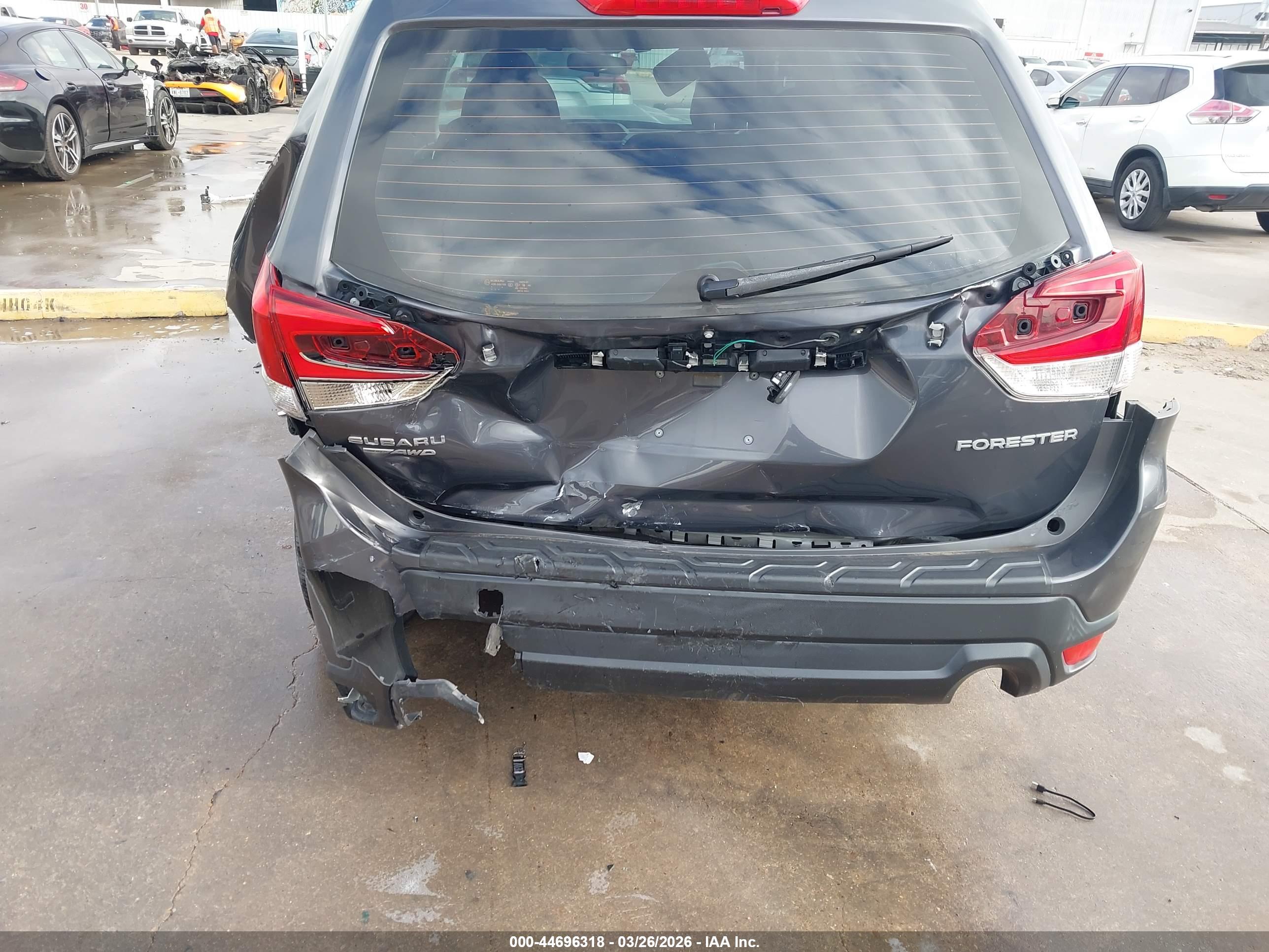 SUBARU FORESTER image 6