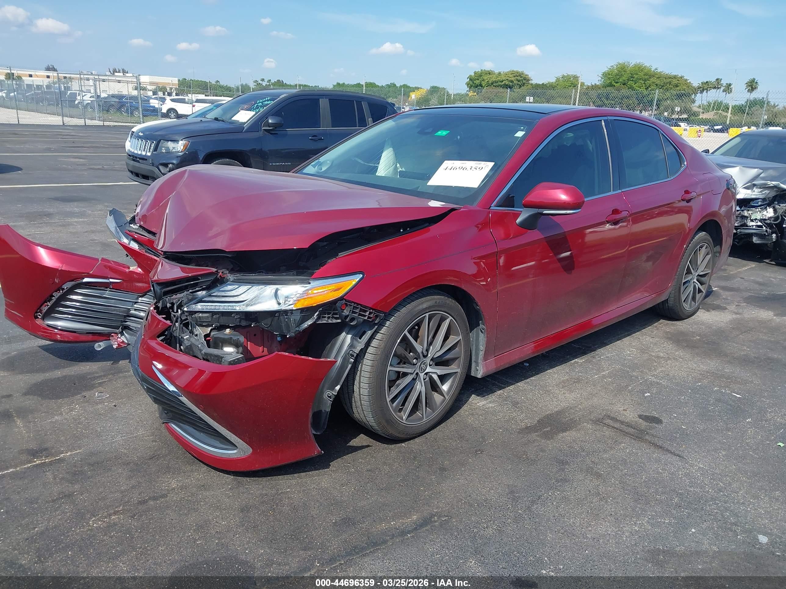 TOYOTA CAMRY image 2
