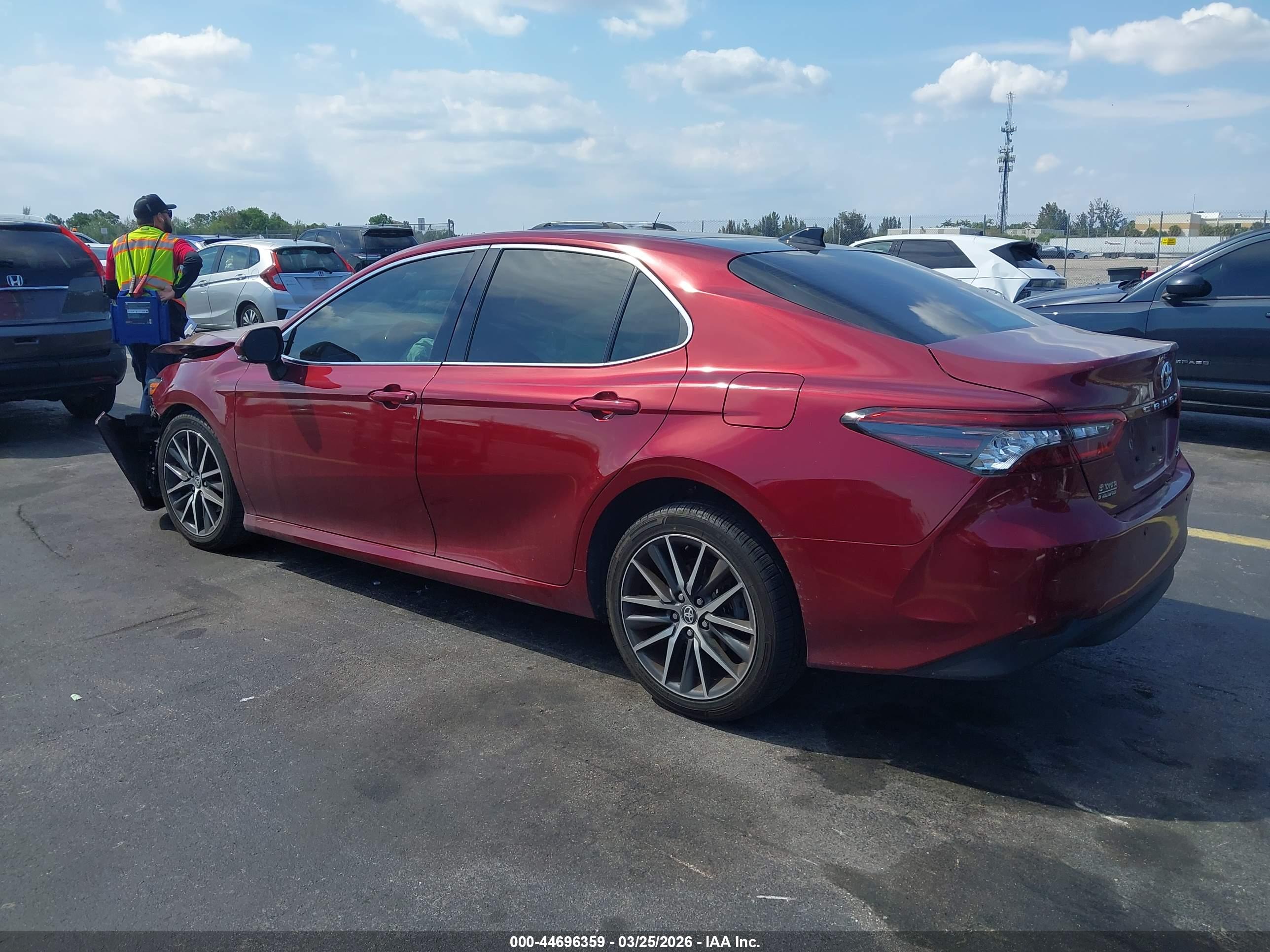 TOYOTA CAMRY image 3