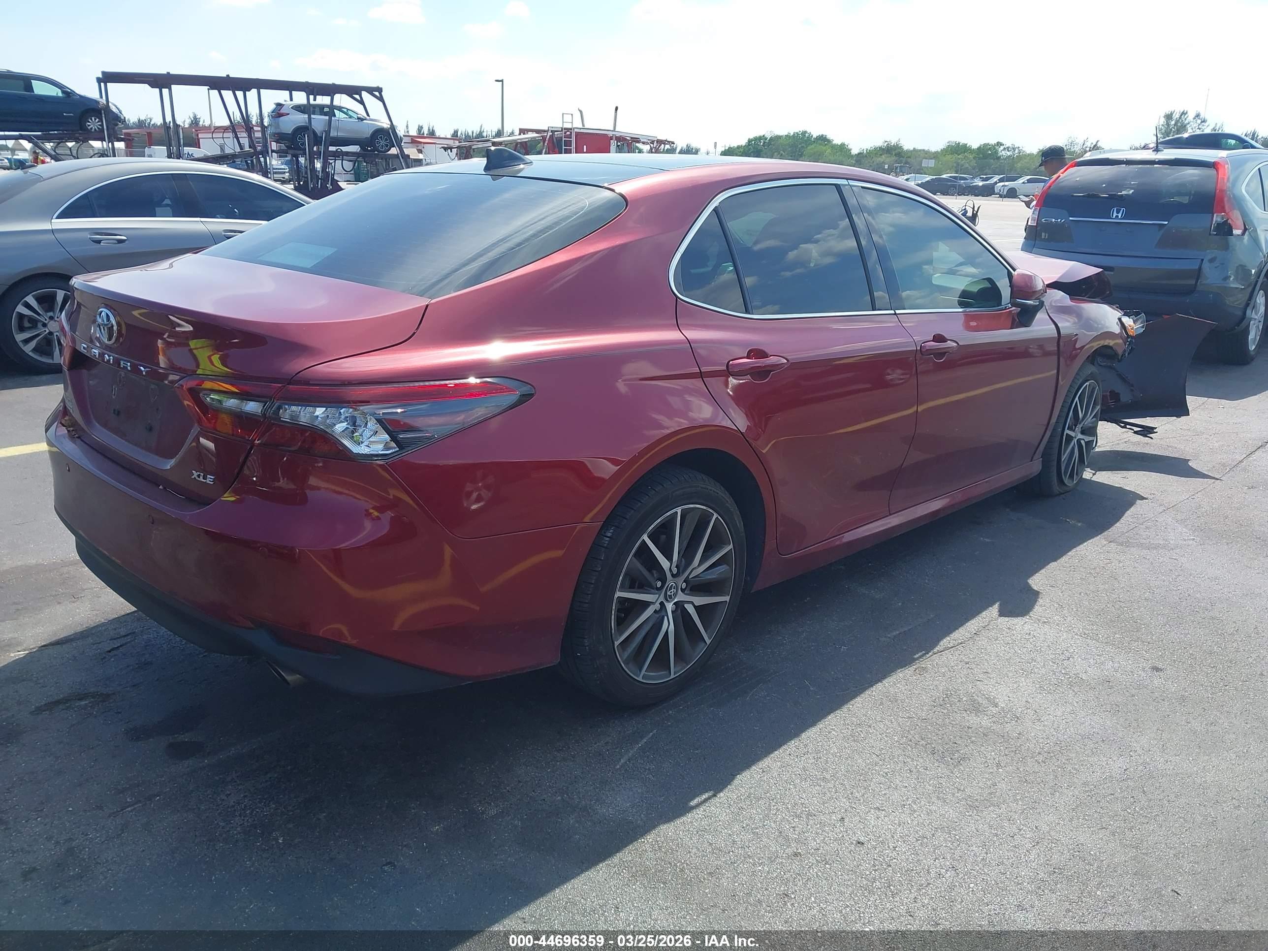 TOYOTA CAMRY image 4