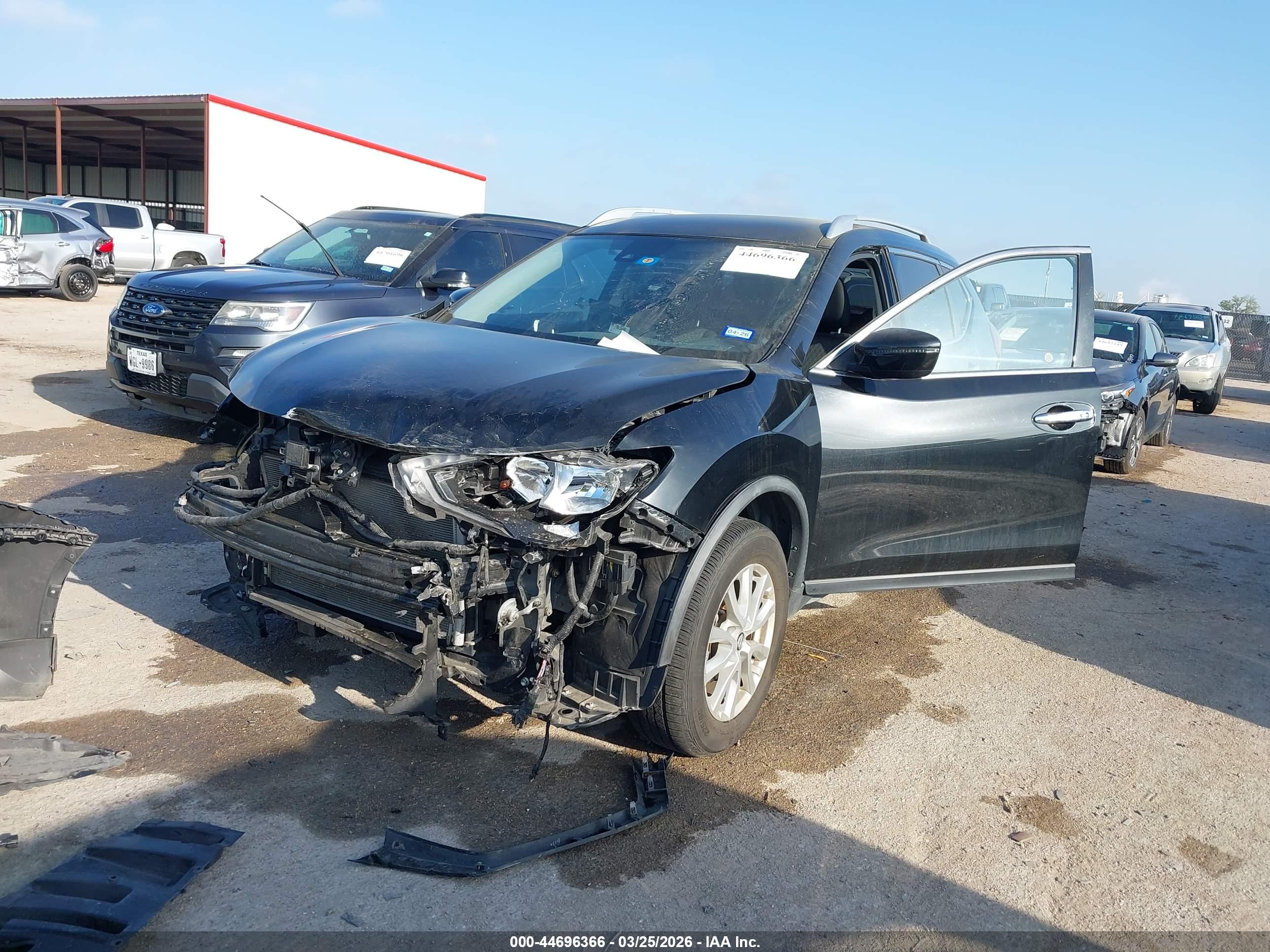 NISSAN ROGUE image 2