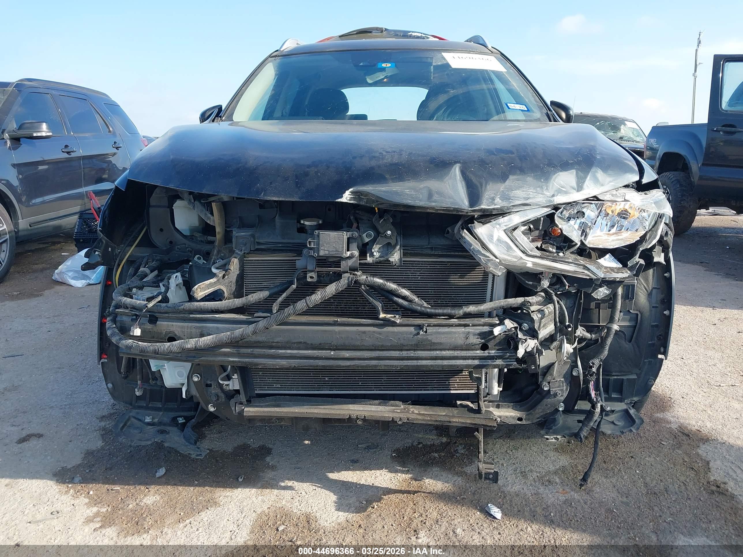NISSAN ROGUE image 6