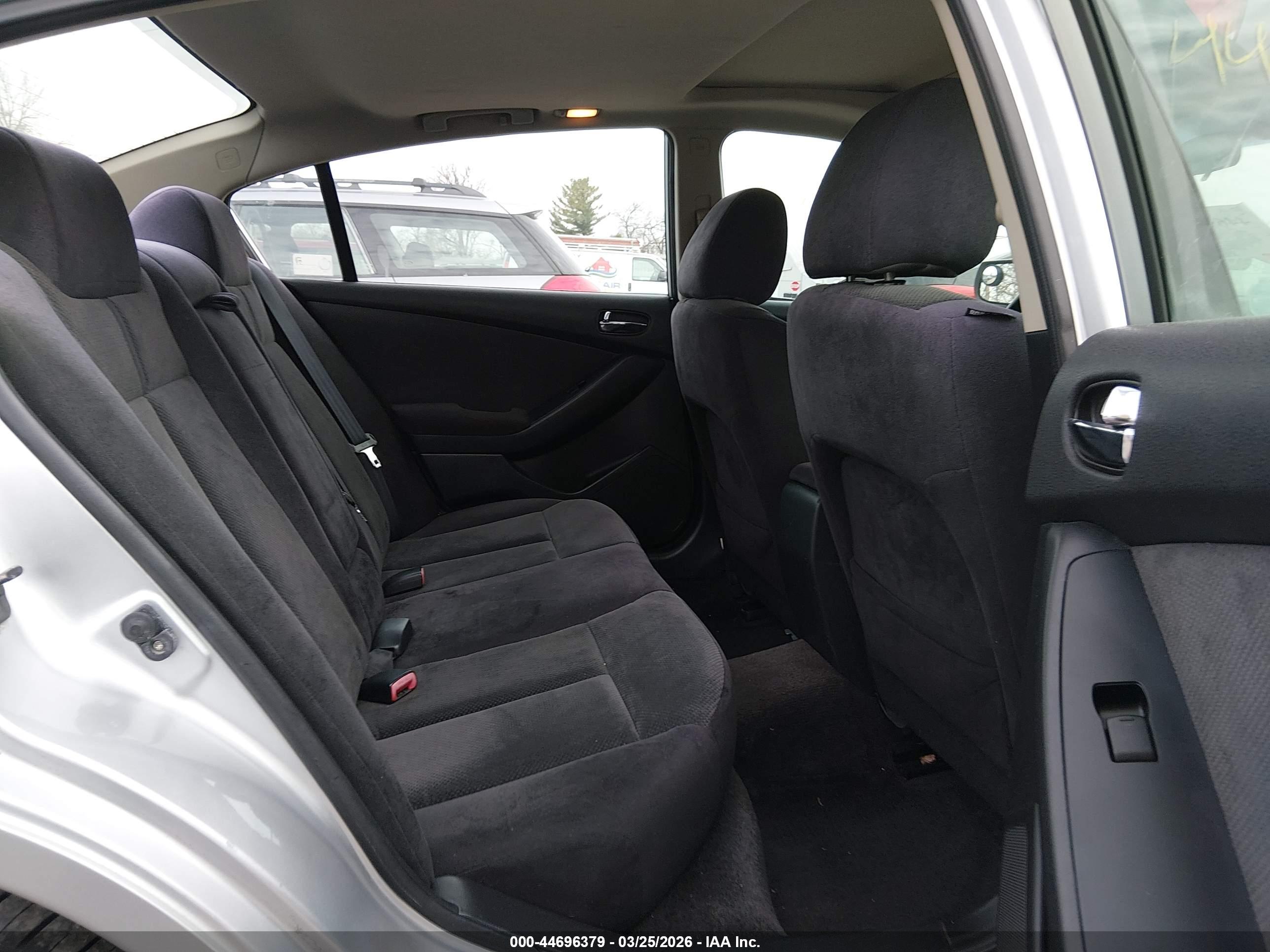NISSAN ALTIMA image 8