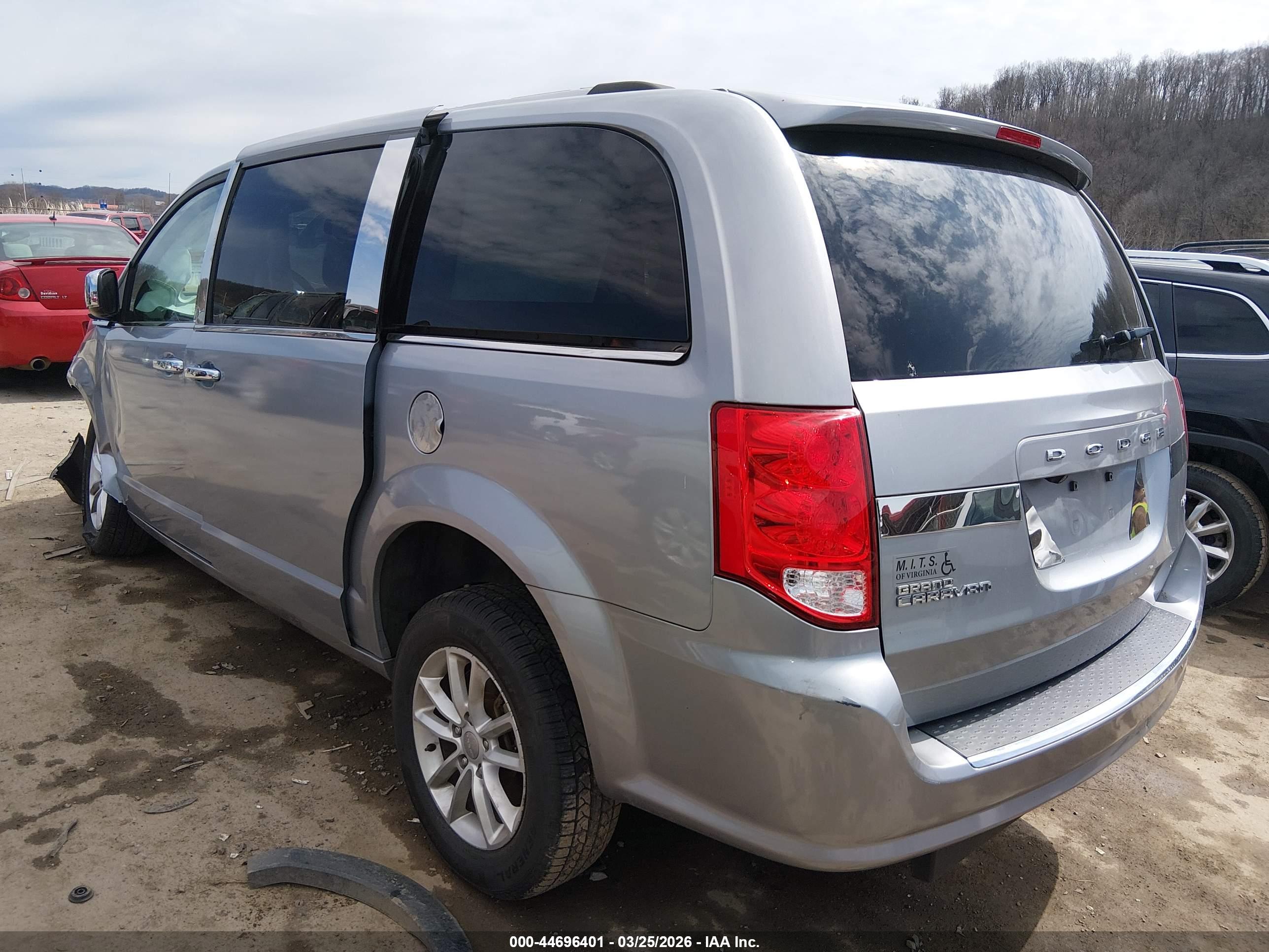 DODGE GRAND image 3