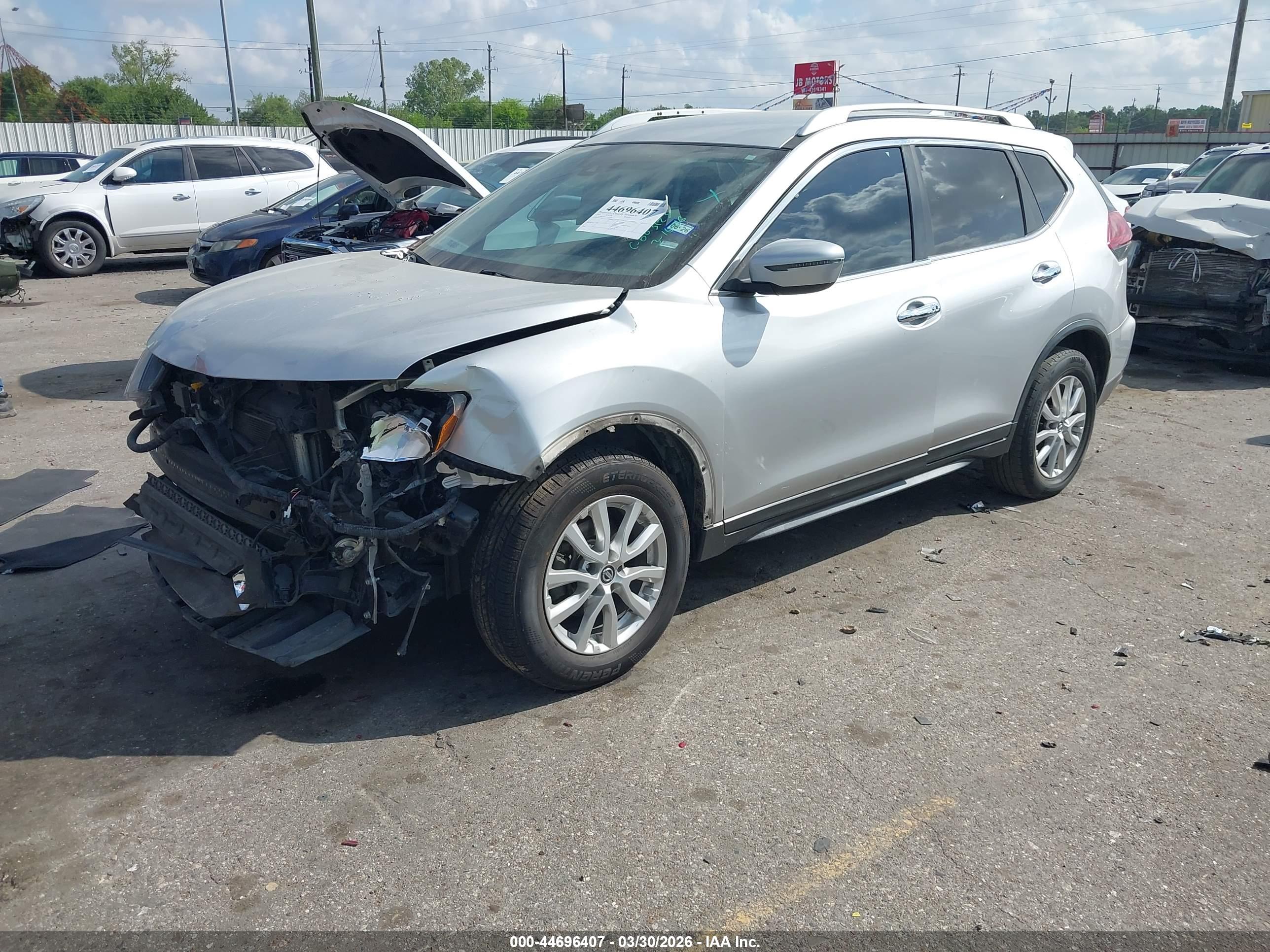 NISSAN ROGUE image 2