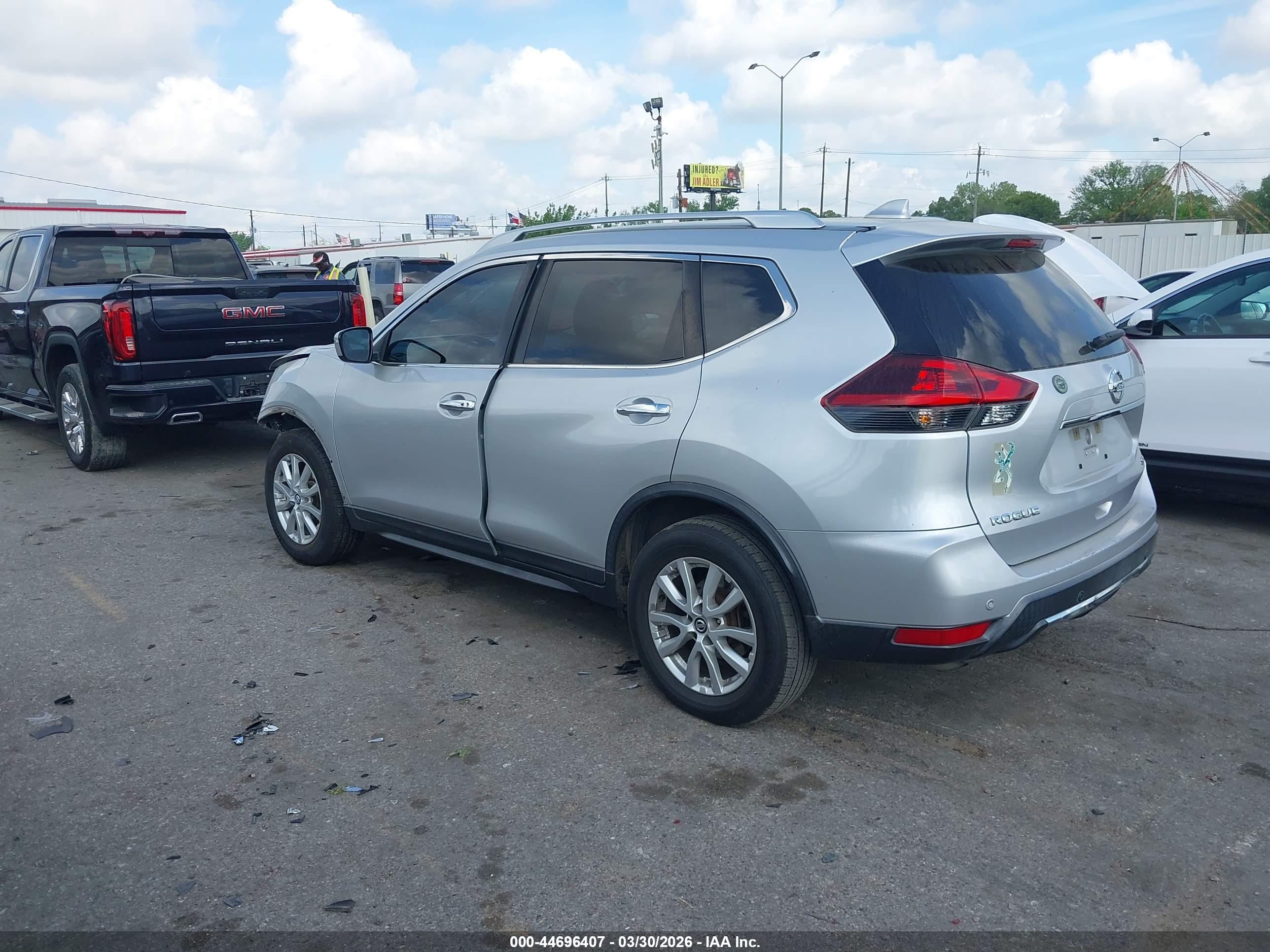 NISSAN ROGUE image 3