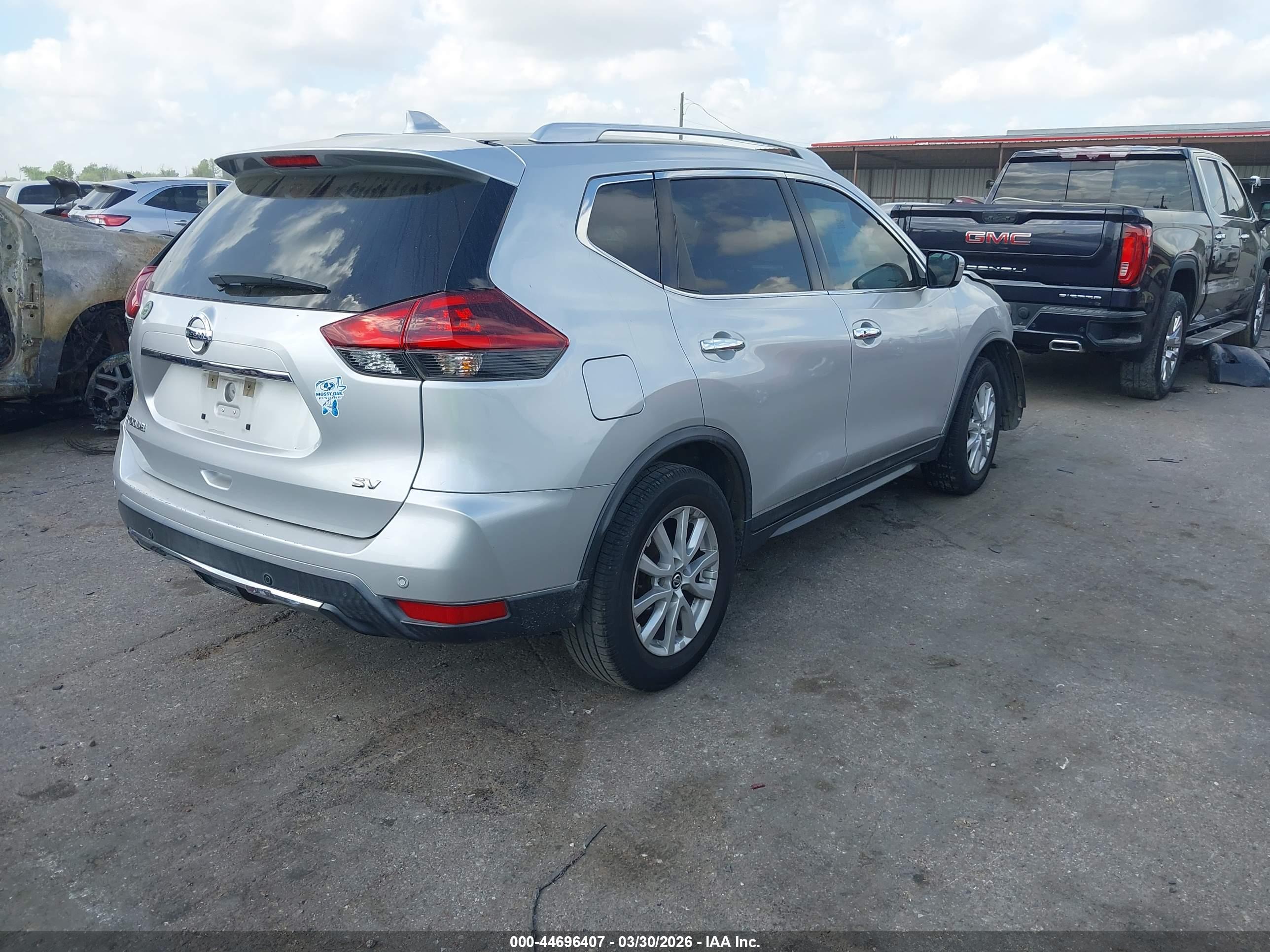 NISSAN ROGUE image 4
