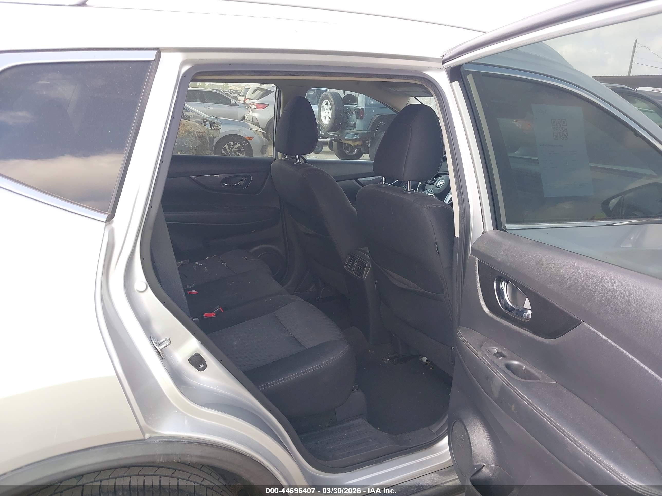 NISSAN ROGUE image 8