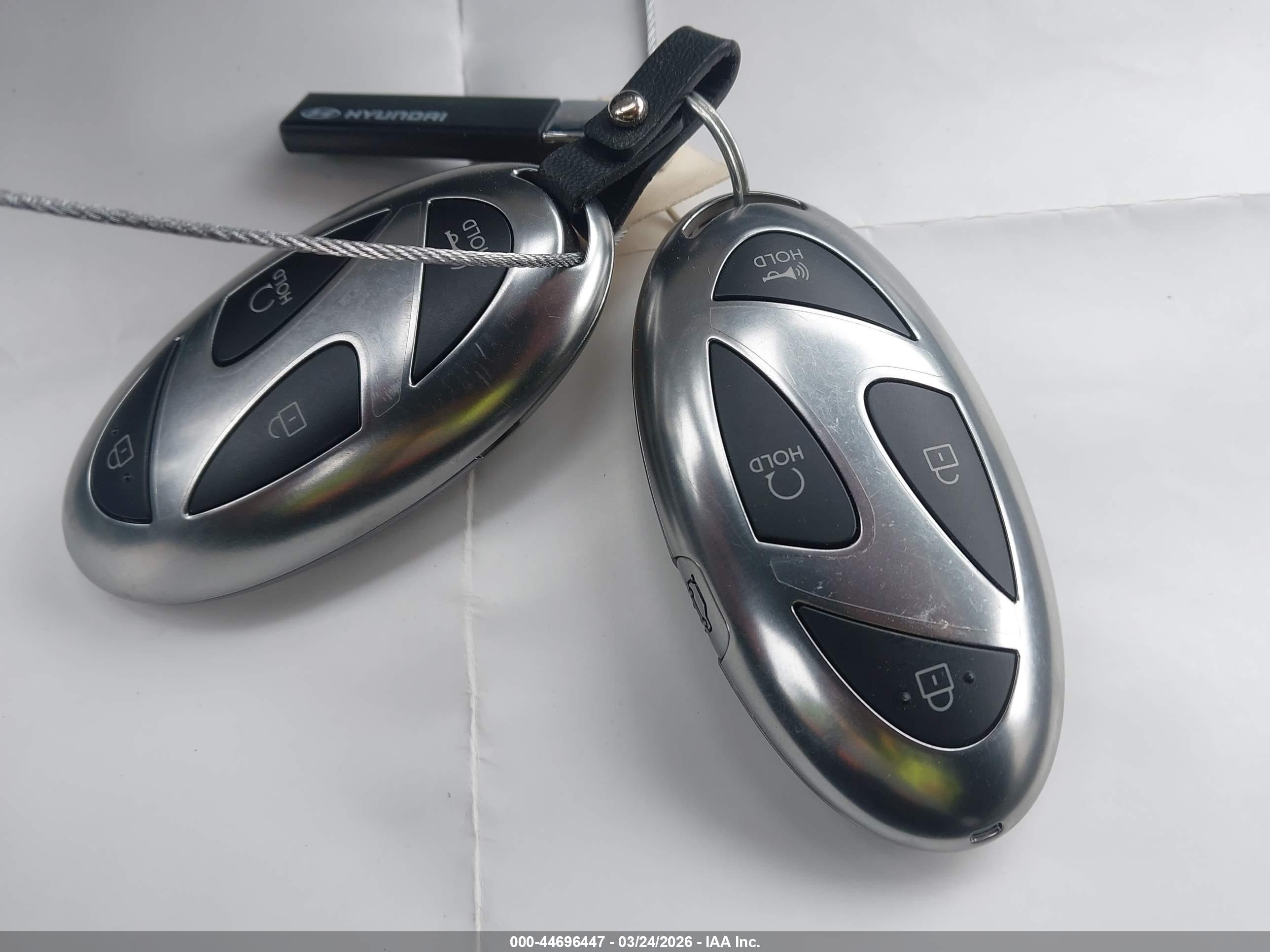 HYUNDAI SANTA image 11