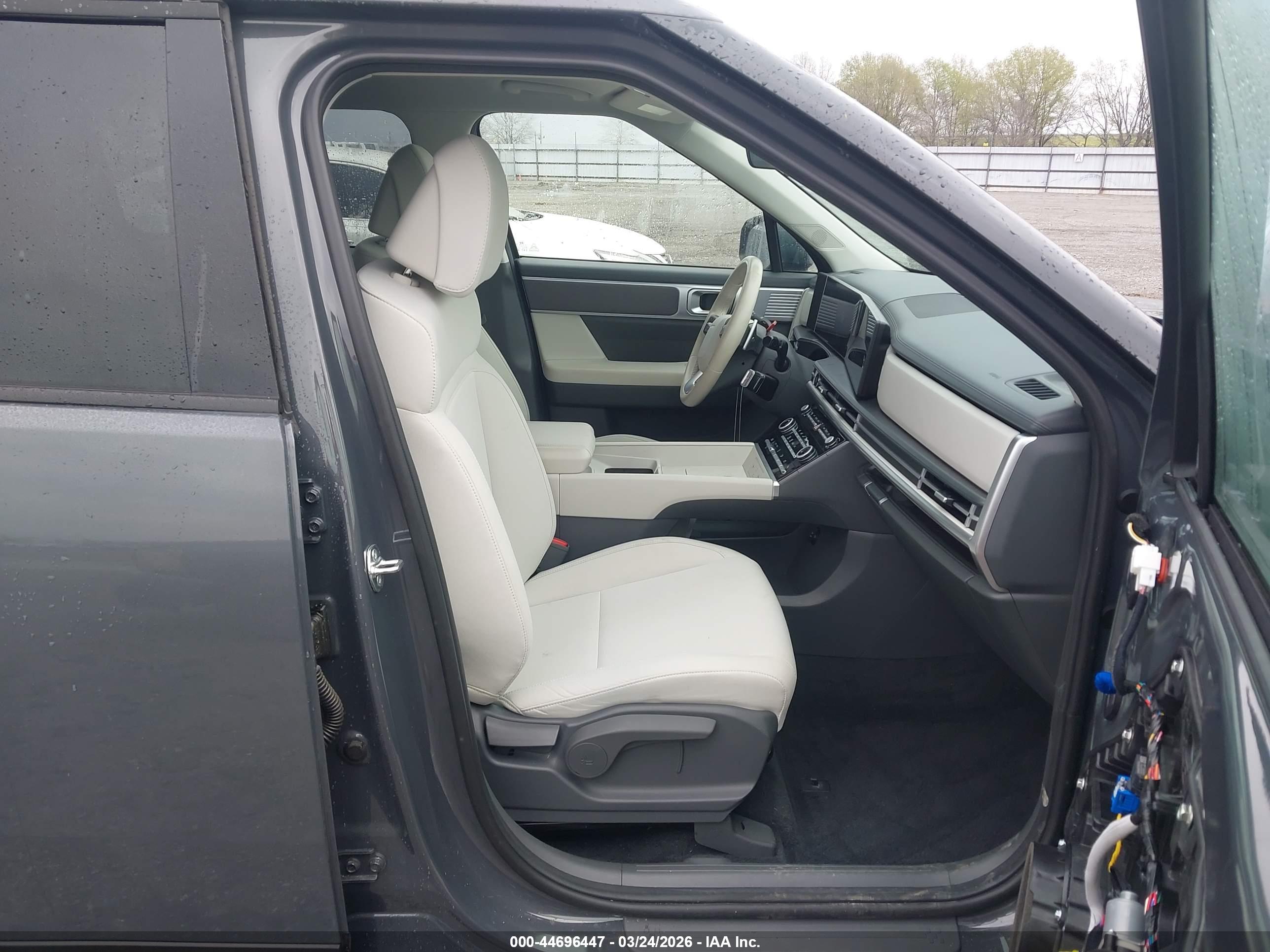 HYUNDAI SANTA image 5