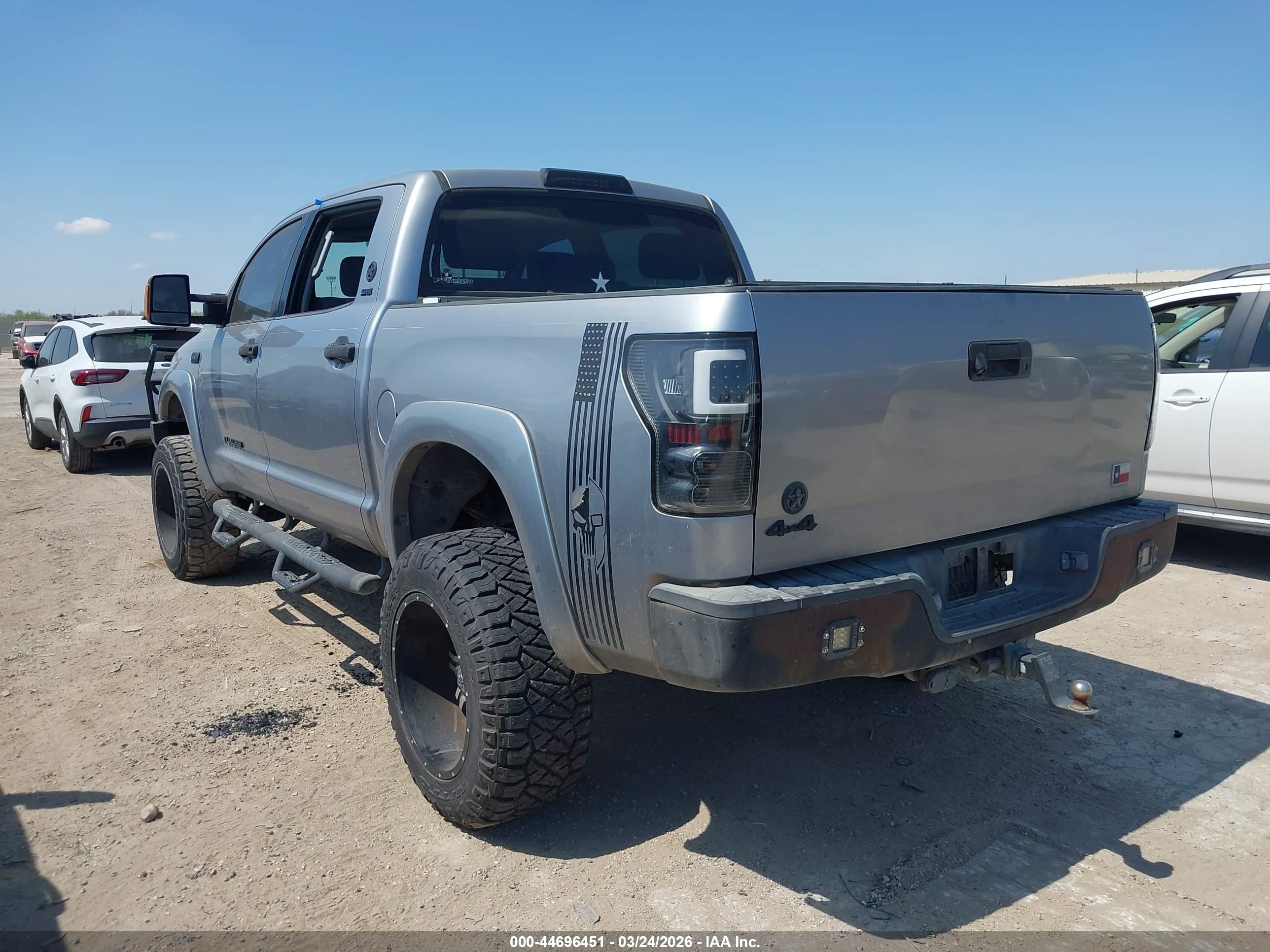 TOYOTA TUNDRA image 3