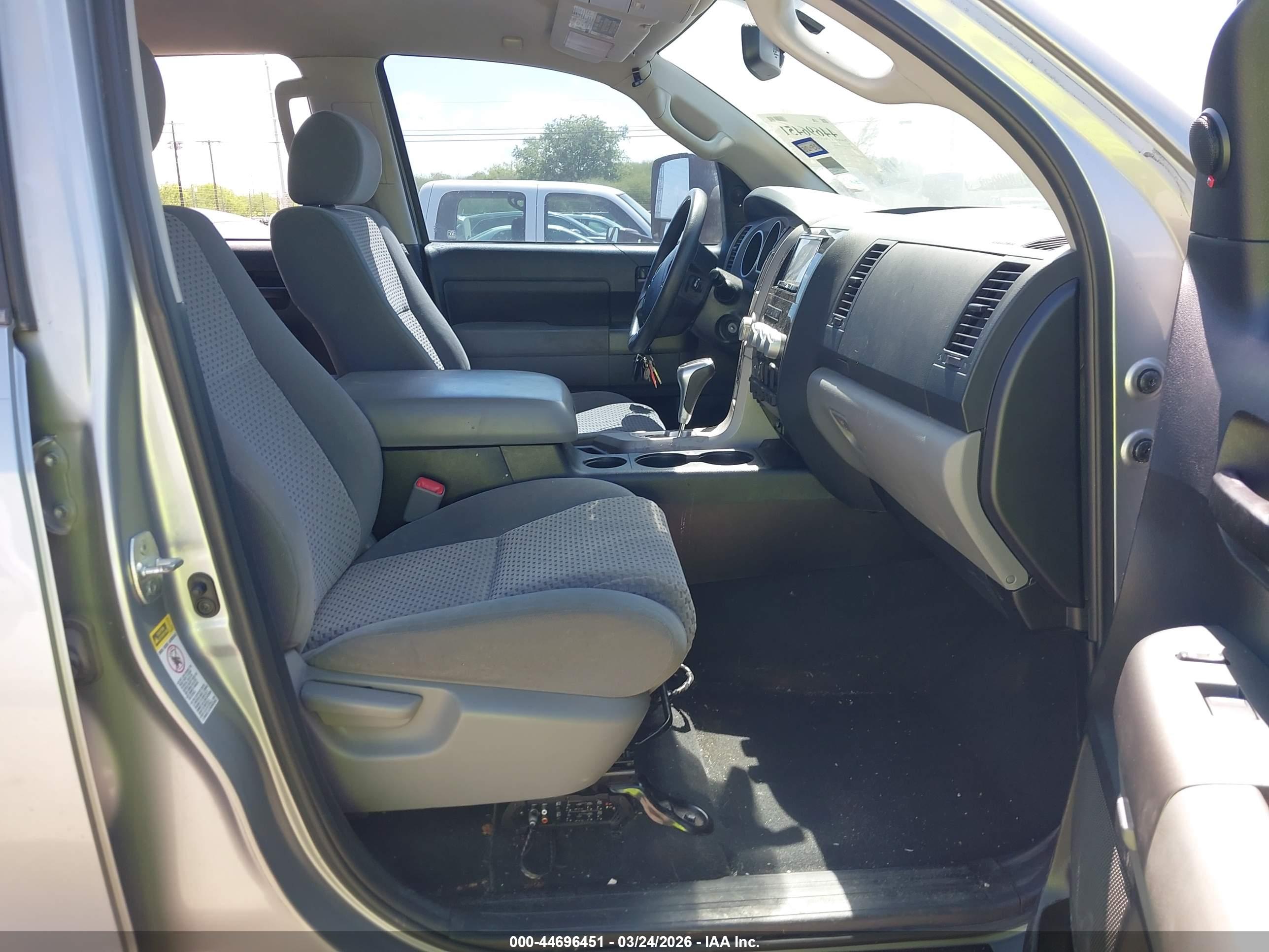 TOYOTA TUNDRA image 5