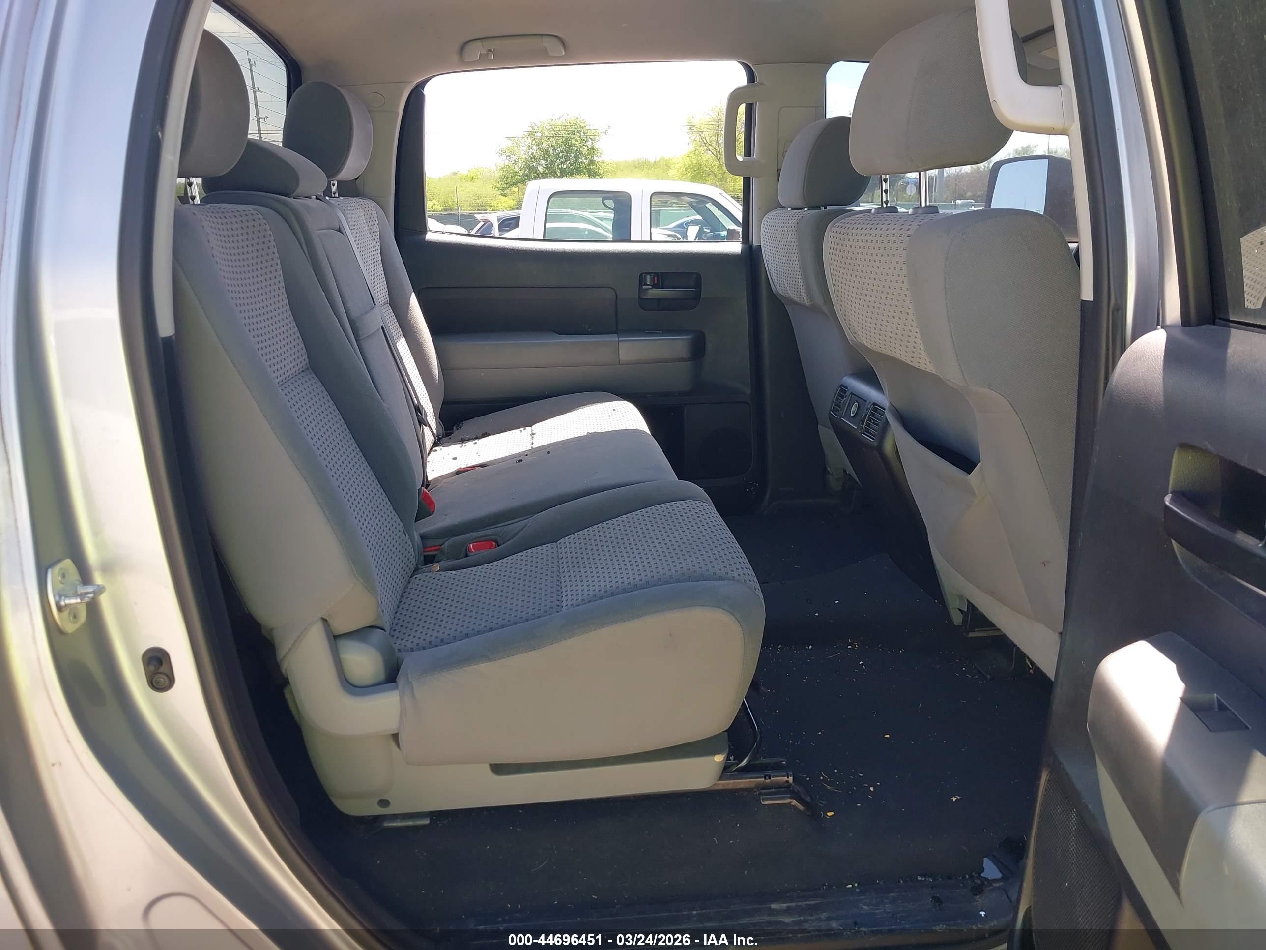 TOYOTA TUNDRA image 8