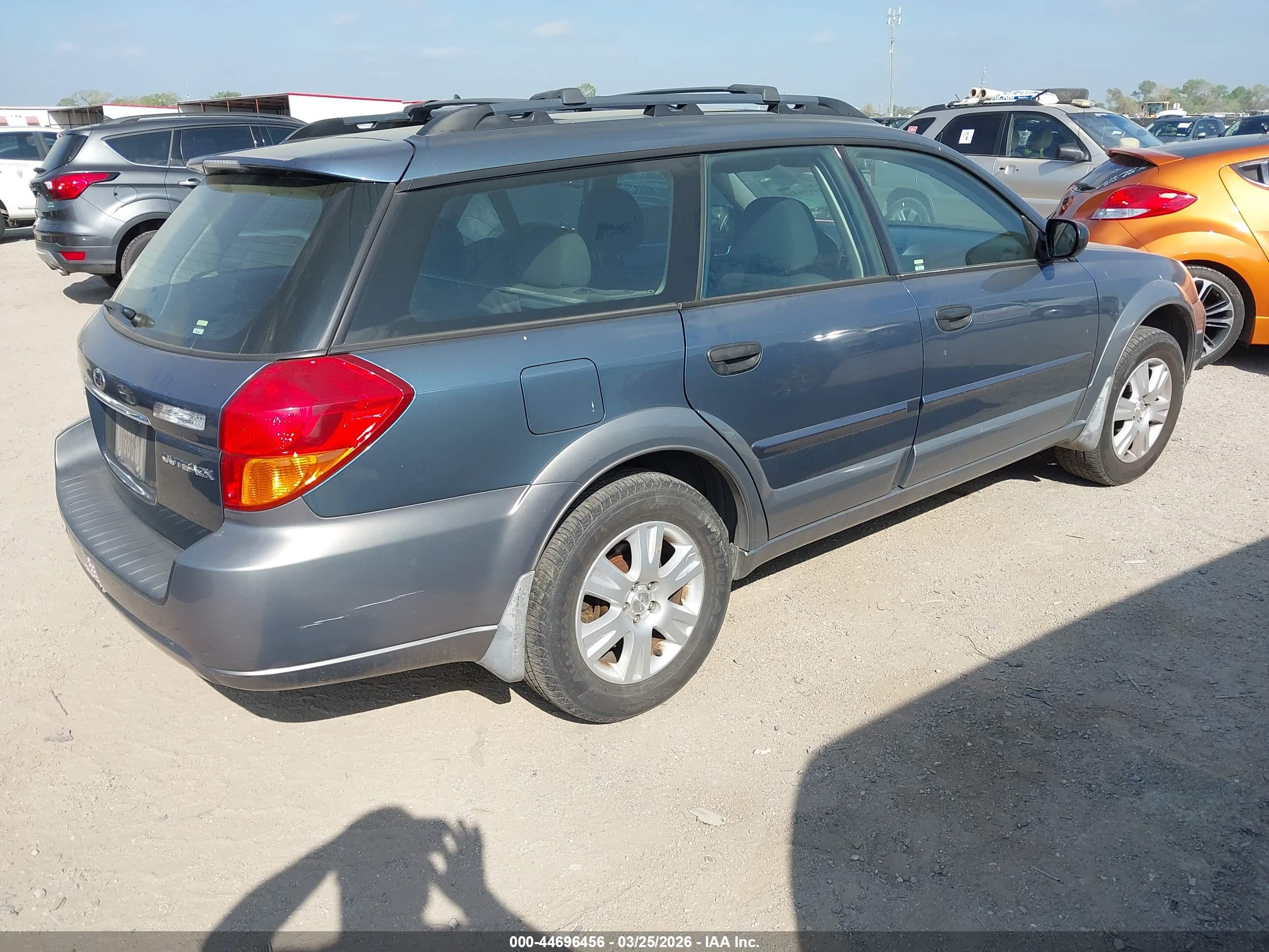SUBARU OUTBACK image 4