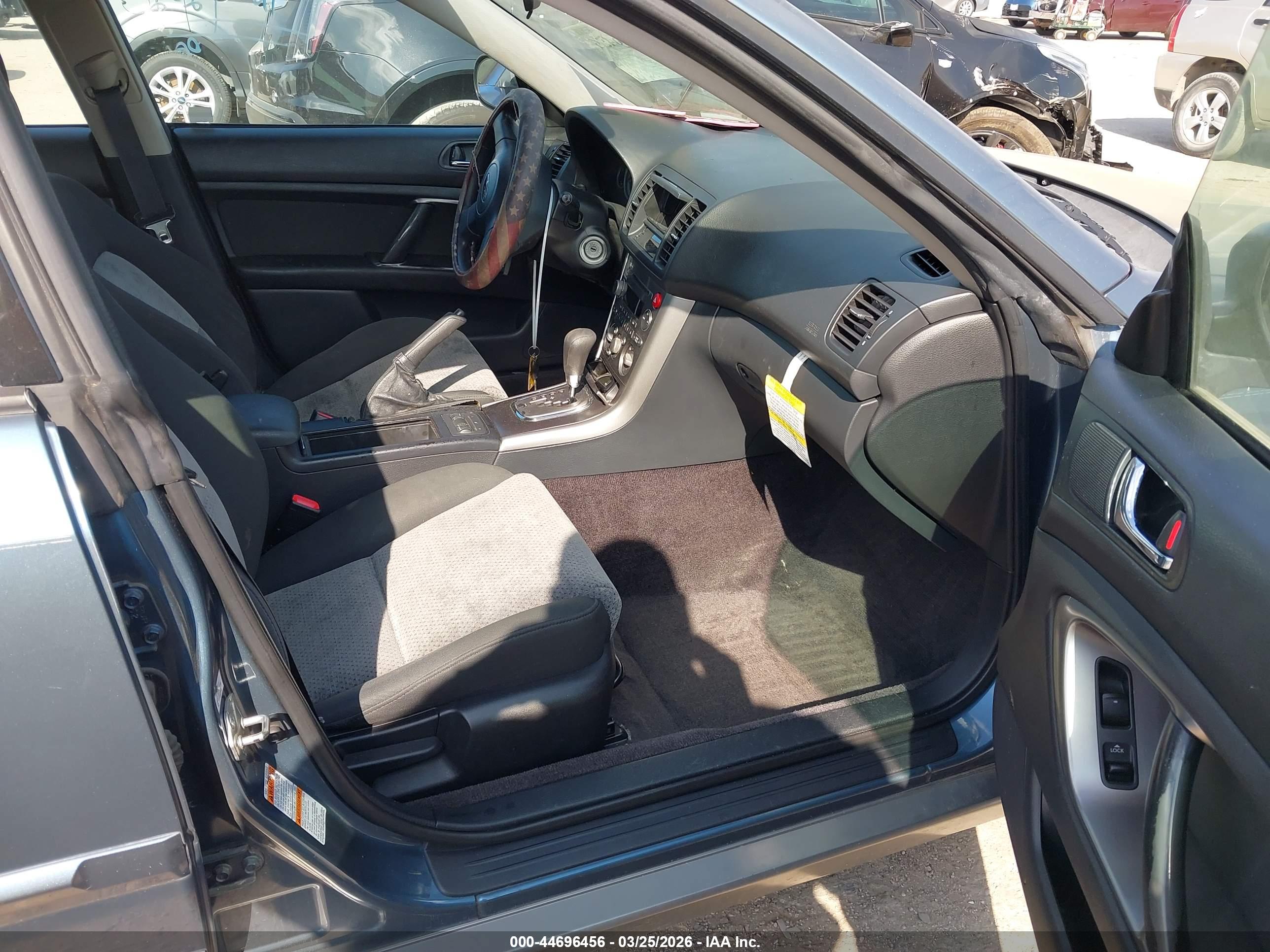 SUBARU OUTBACK image 5
