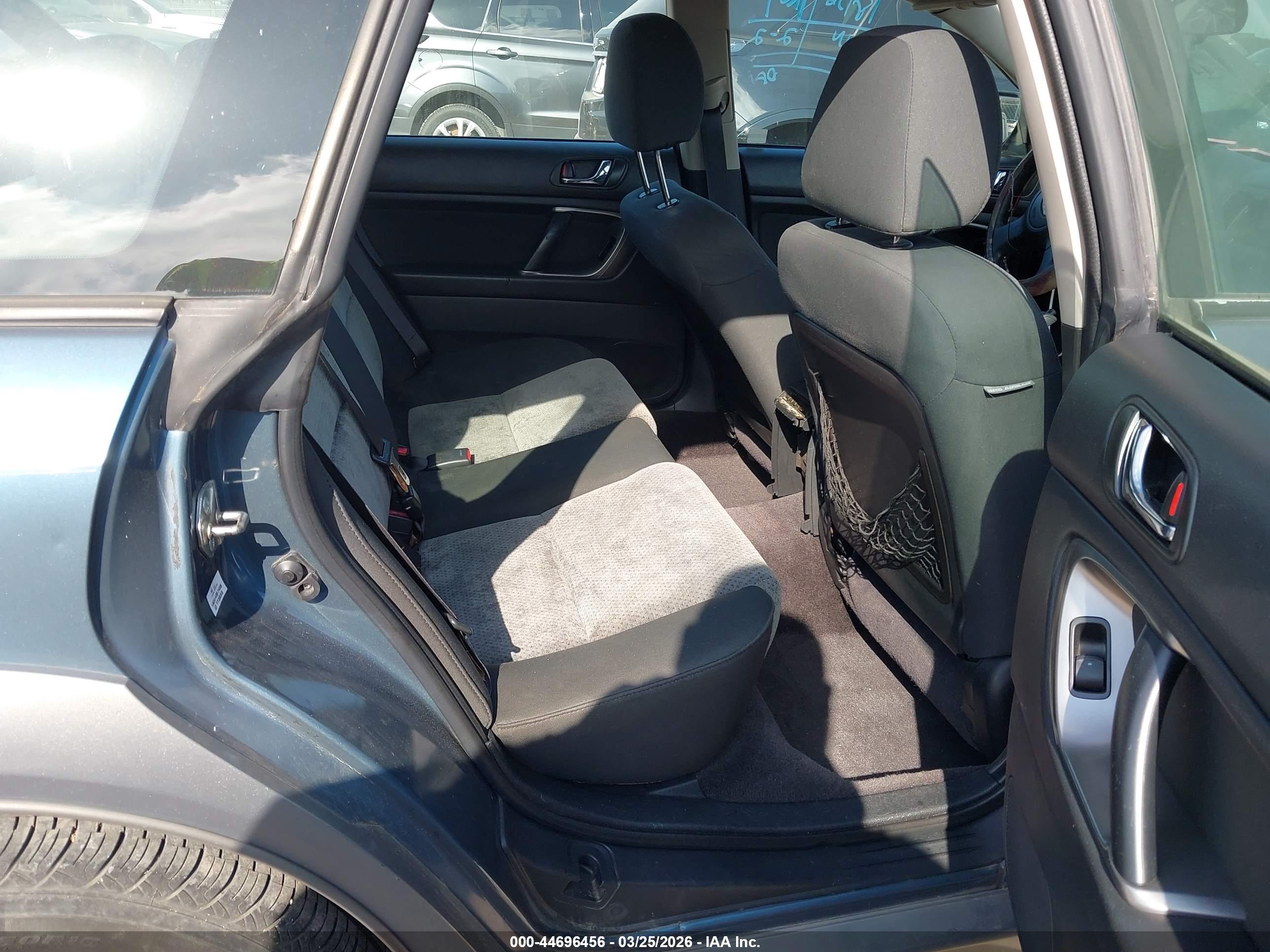 SUBARU OUTBACK image 8