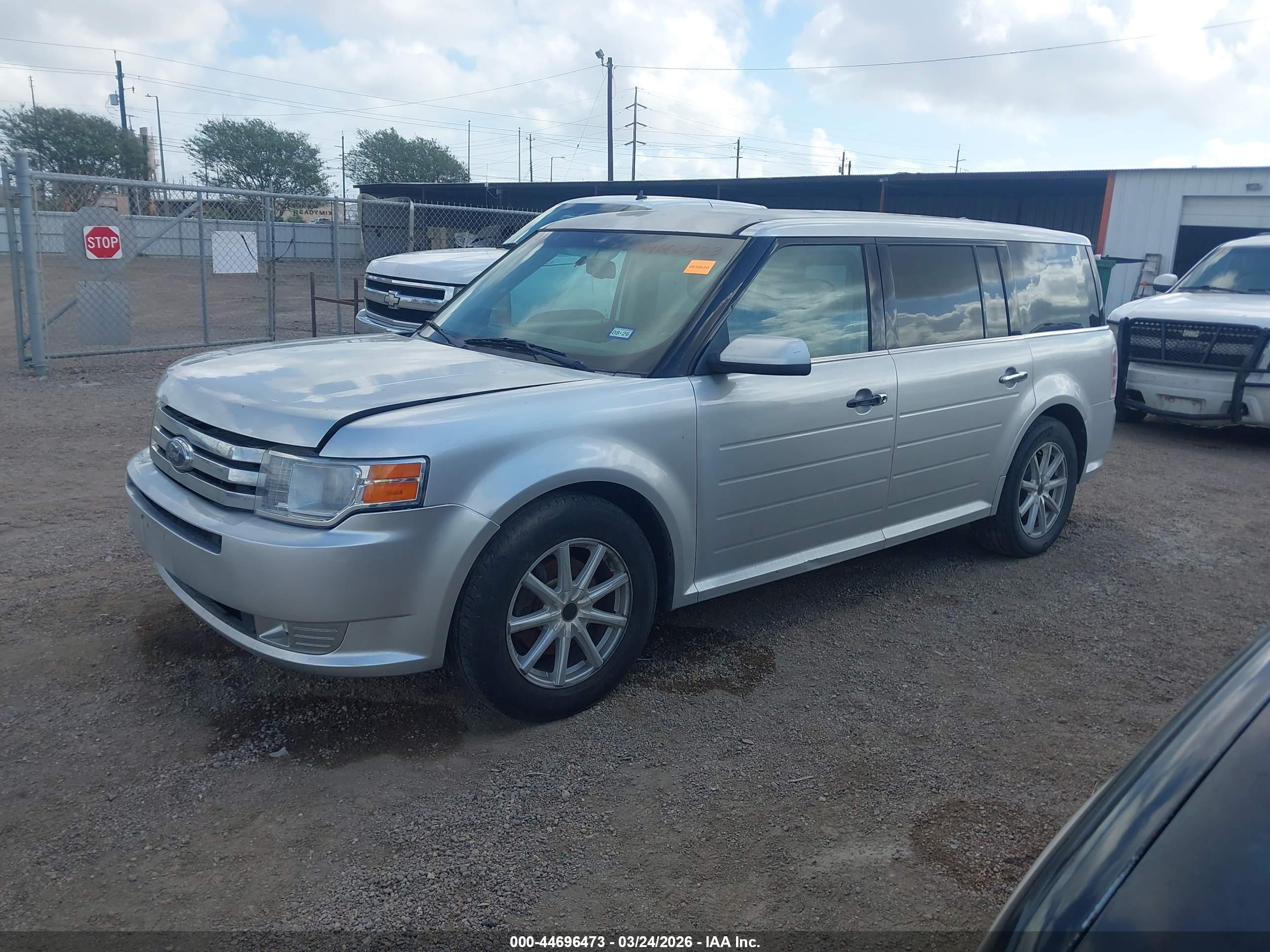 FORD FLEX image 2