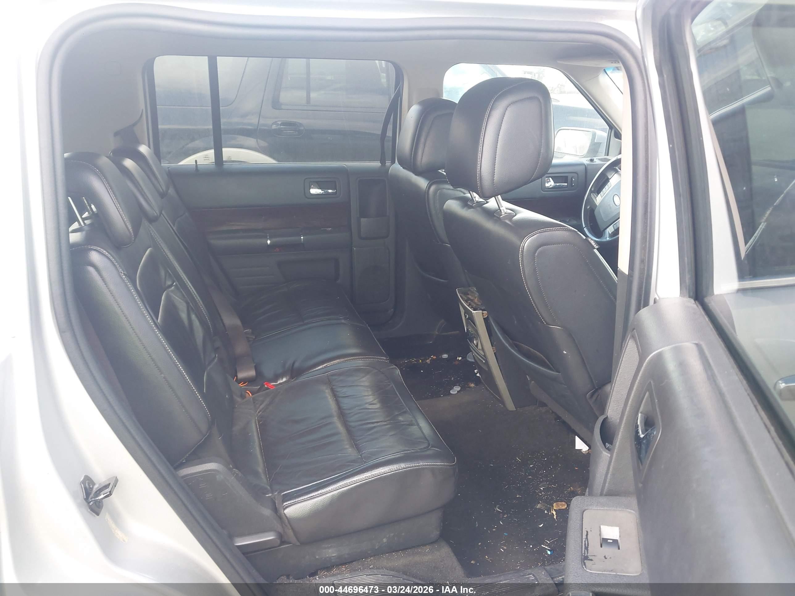 FORD FLEX image 8