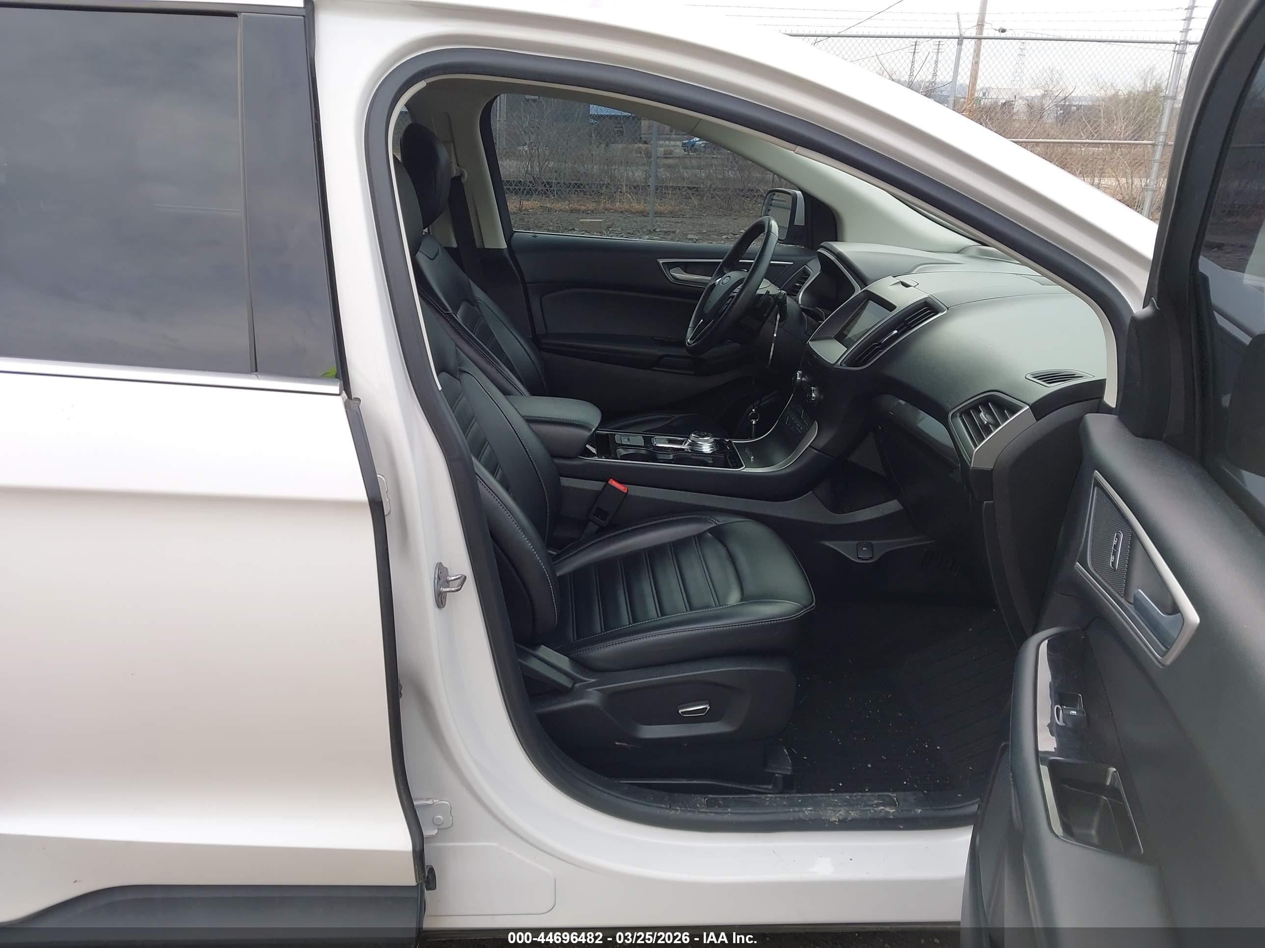 FORD EDGE image 5